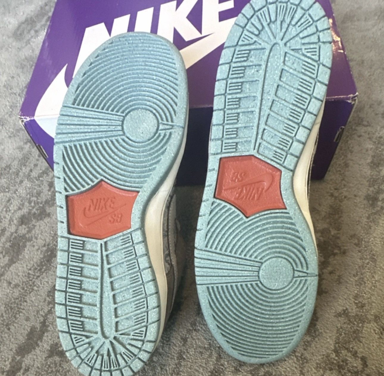 Nike Brand New- 10.5M Nike SB Dunk Low Big Money Savings Size US 10.5 / EU 43-44 - 2 Thumbnail