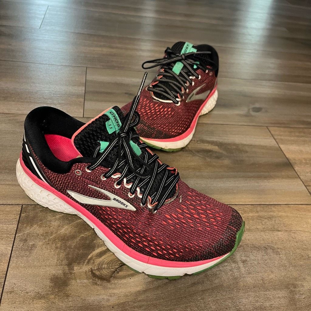 Brooks Brooks Ghost 11 Pink Athletic Running Shoe Women 10 Size US 10 / IT 40 - 1 Thumbnail