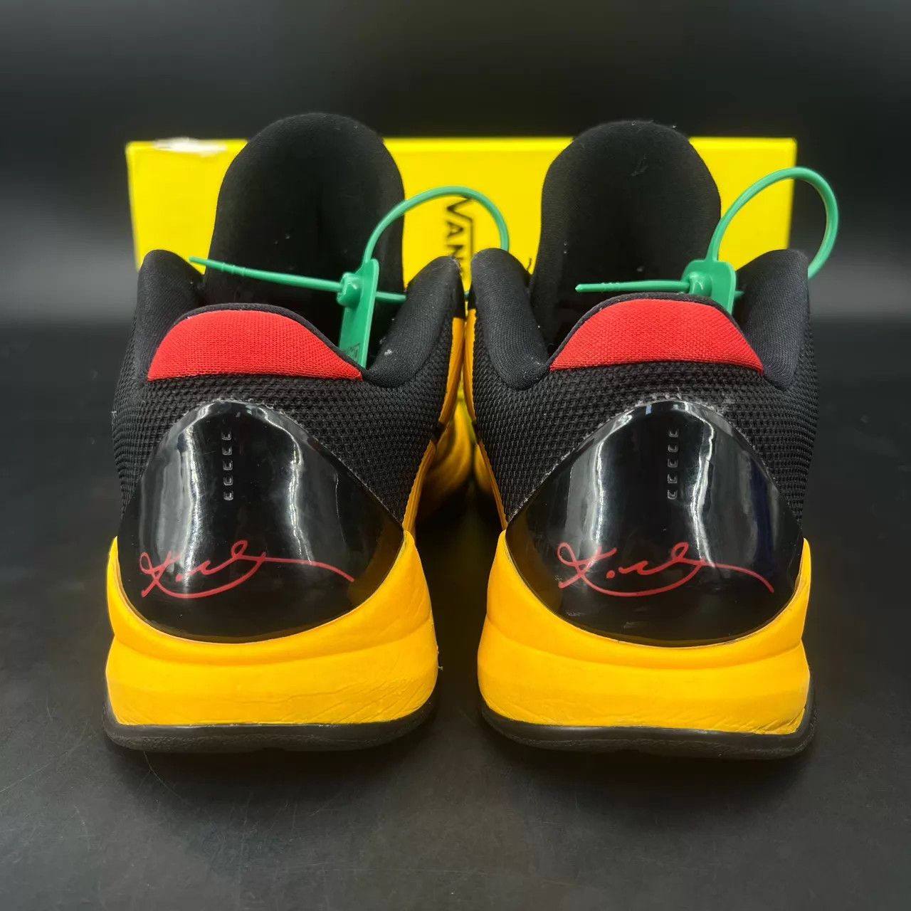 Nike Nike Zoom Kobe 5 Bruce Lee Black/Yellow Size 42 Size US 9 / EU 42 - 5 Thumbnail