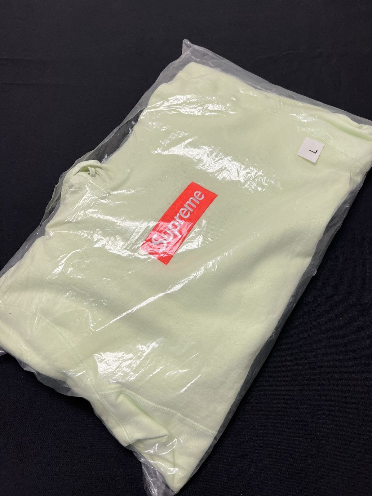 Supreme FW17 SUPREME BOX LOGO HOODED SWEATSHIRT HOODIE PALE LIME L Size US L / EU 52-54 / 3 - 4 Thumbnail