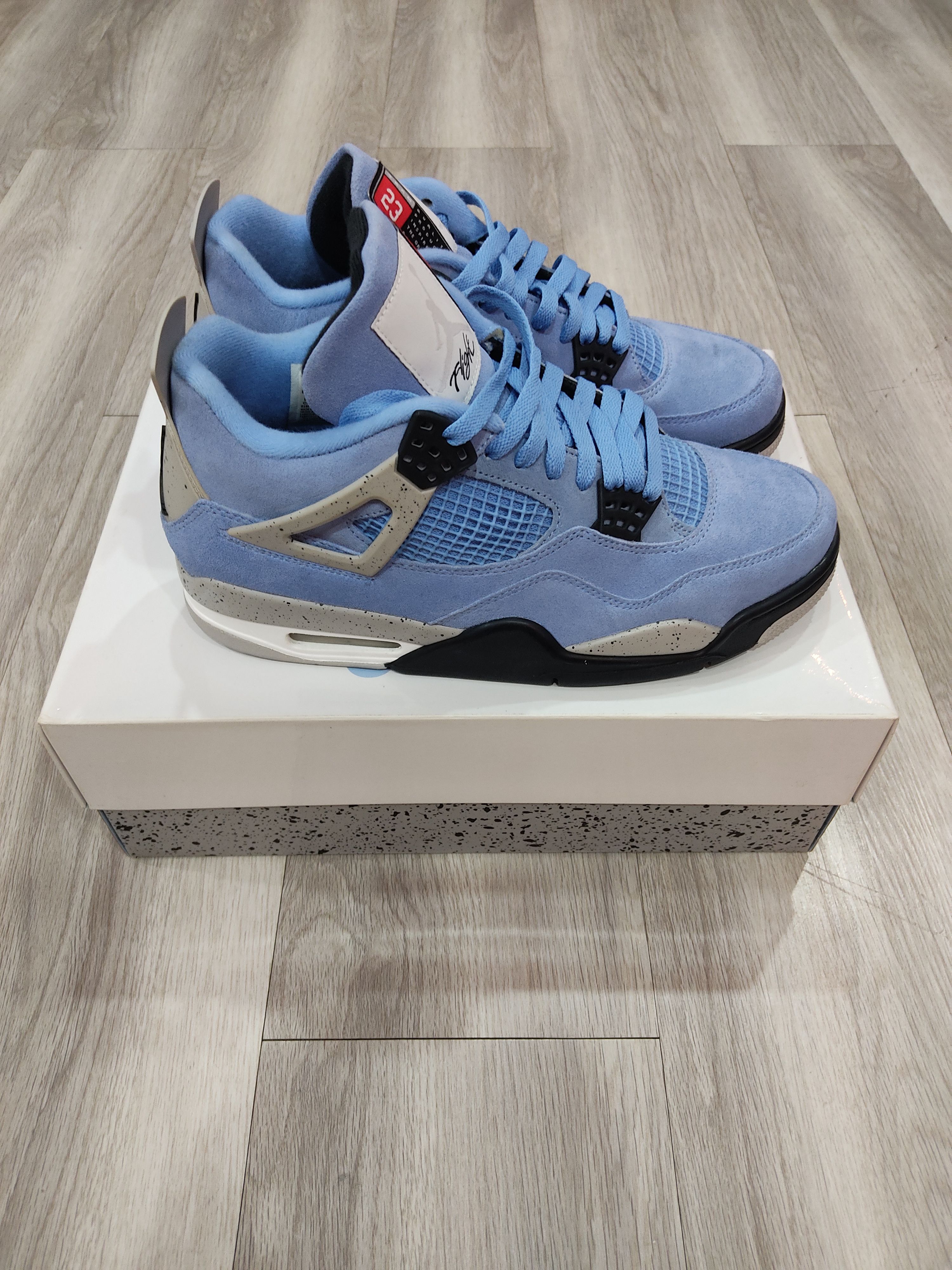AIR JORDAN 4 RETRO