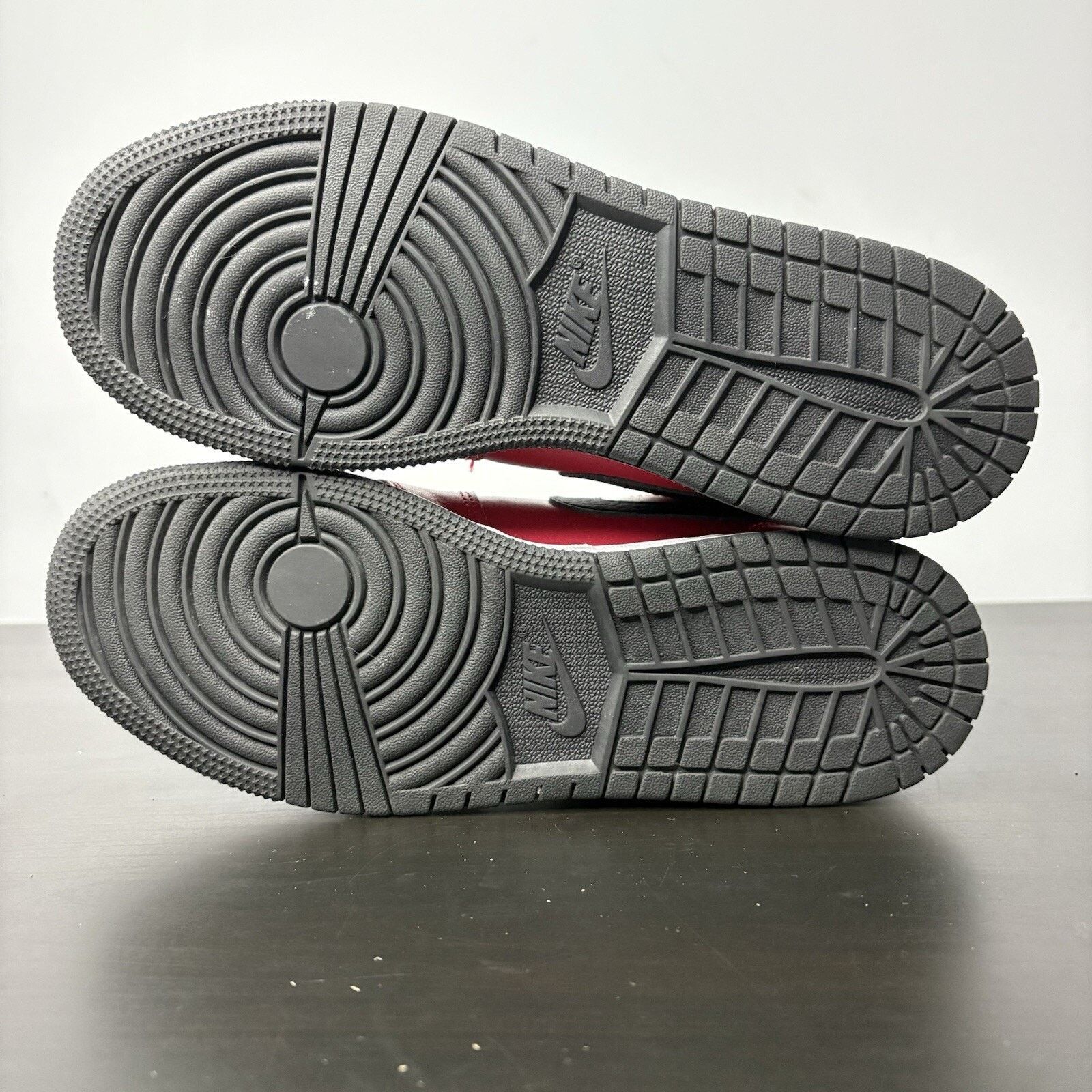 Nike Size 6 - Jordan 1 Low Bred Size US 6 / EU 39 - 6 Thumbnail