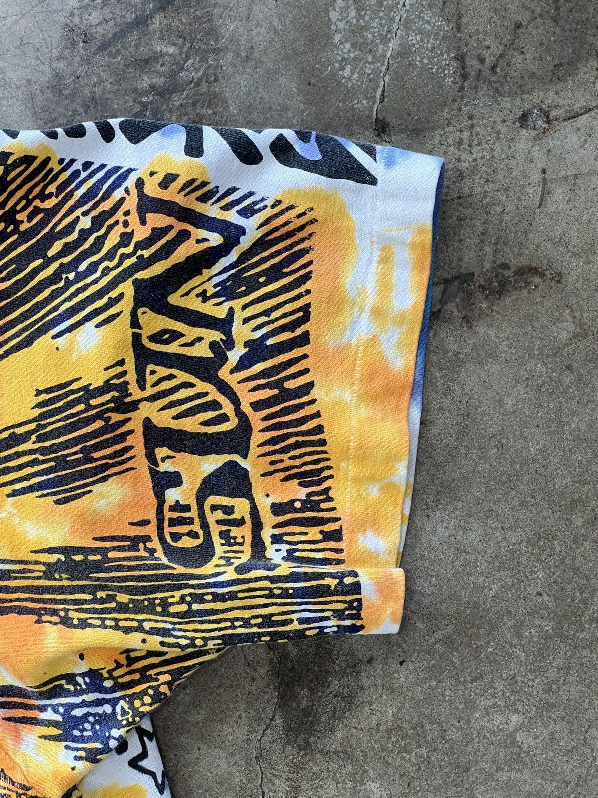 Vintage Vintage Liquid Blue AOP Sun and Moon Solstice Tee XL Size US XL / EU 56 / 4 - 7 Thumbnail