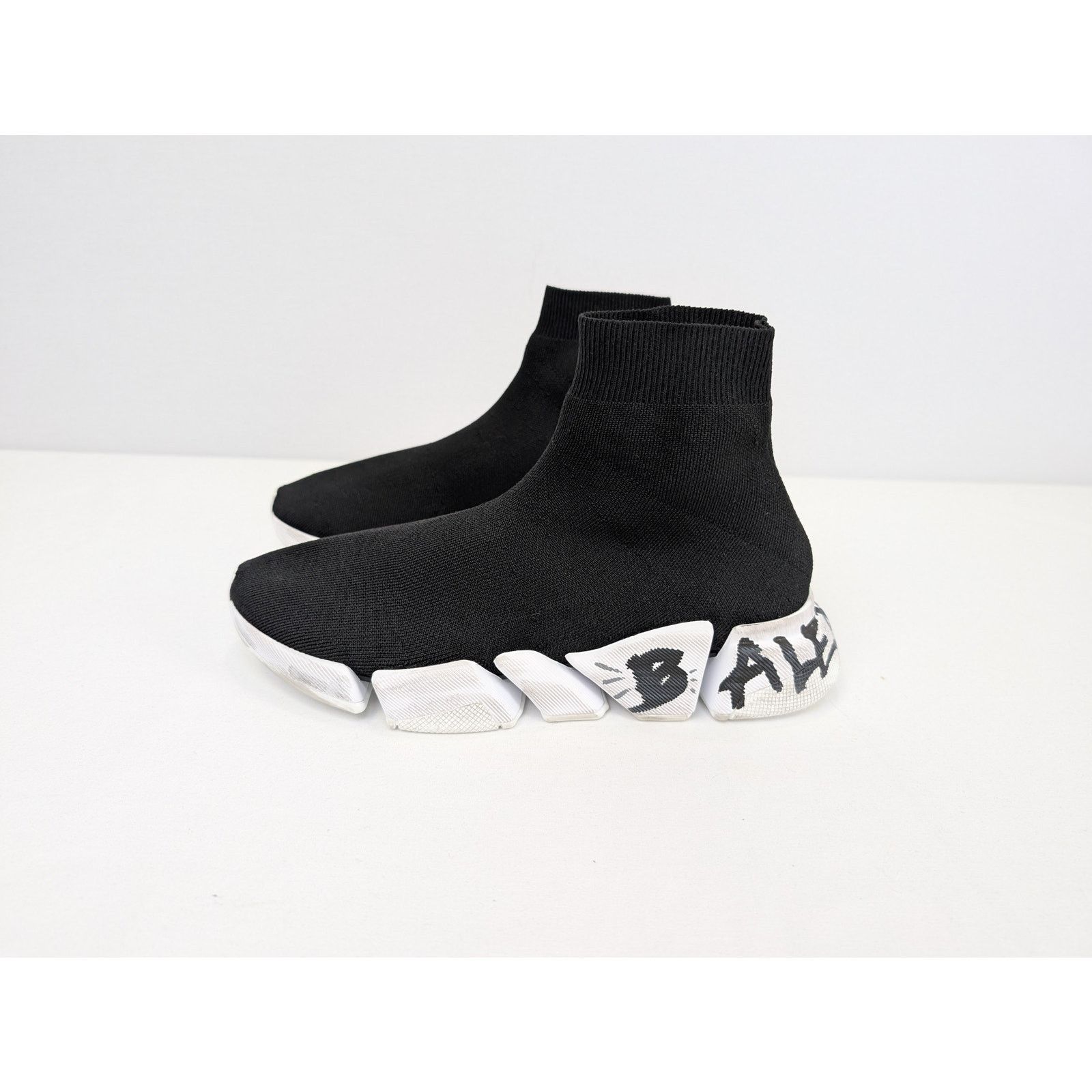 Balenciaga o1rshd1 Rec Knit Graffiti Speed 2.0 Lt Sneakers Black/White Size US 8 / EU 41 - 10 Thumbnail