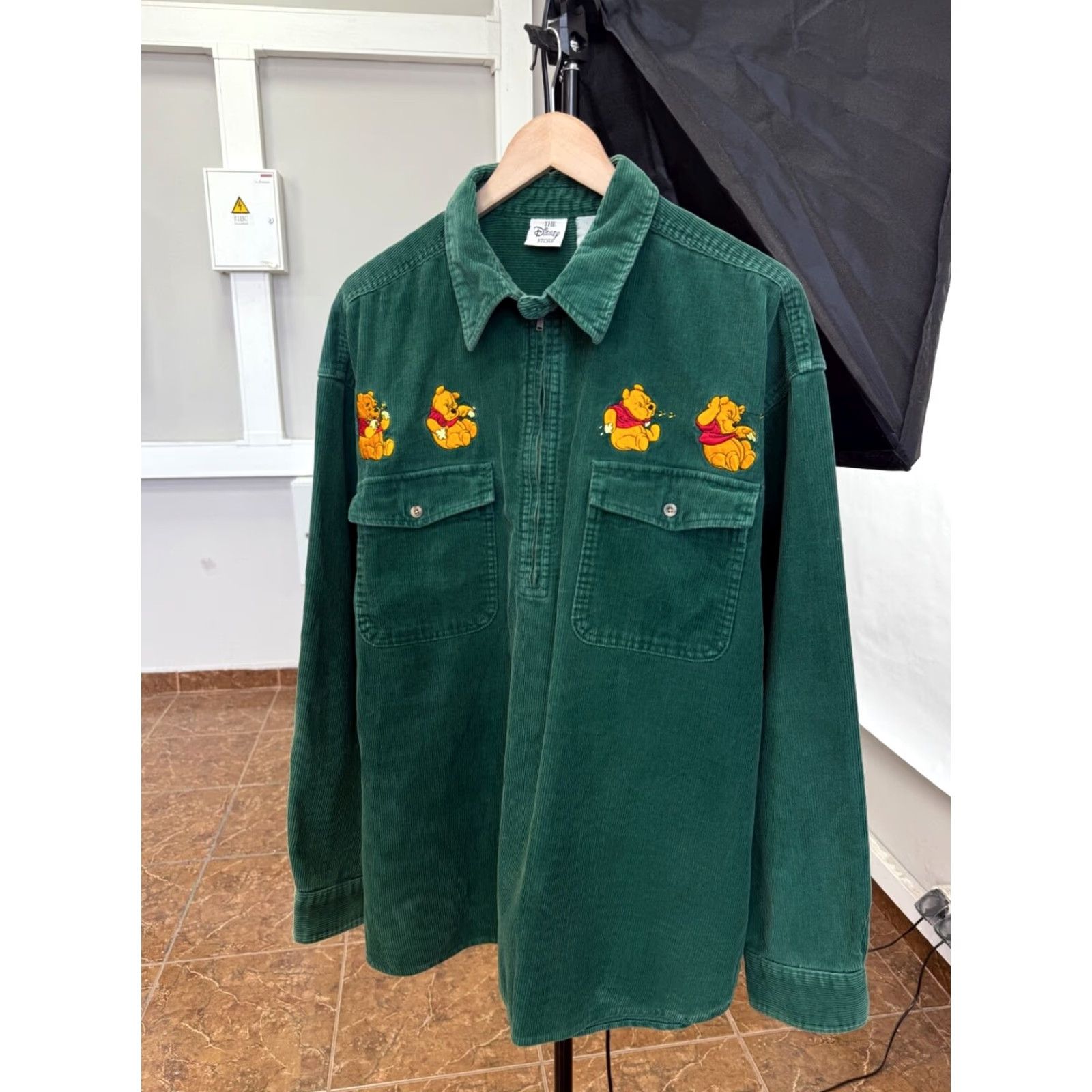 Disney VINTAGE Winnie the Pooh Disney Velvet Sweatshirt Shirt XL/XXL Green 90s Pullover Mens Sweatshirt Size US XL / EU 56 / 4 - 2 Thumbnail