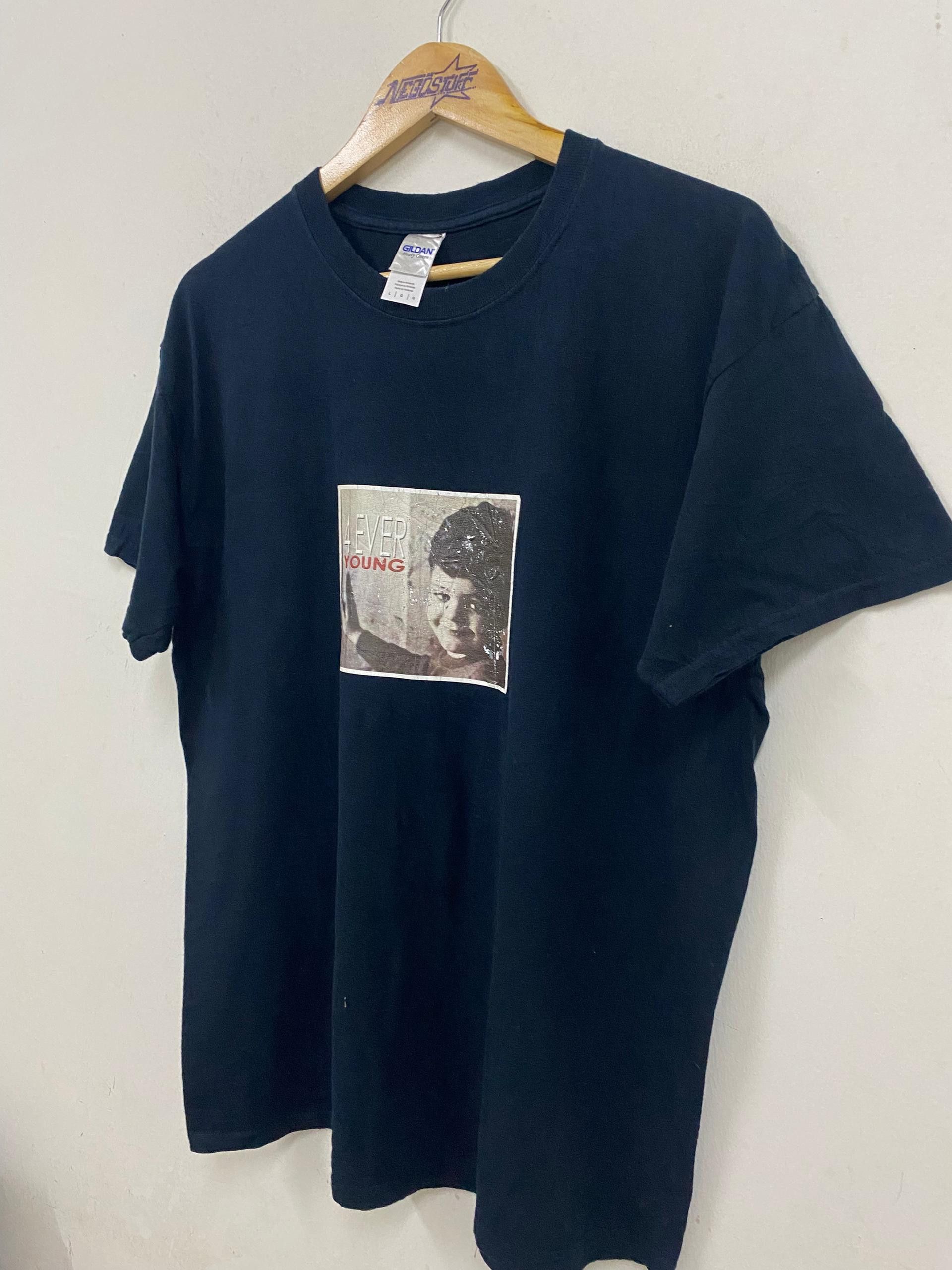 Vintage VTG Y2K Photo Print 4 Ever Young Potrait t shirt weber Size US L / EU 52-54 / 3 - 5 Thumbnail