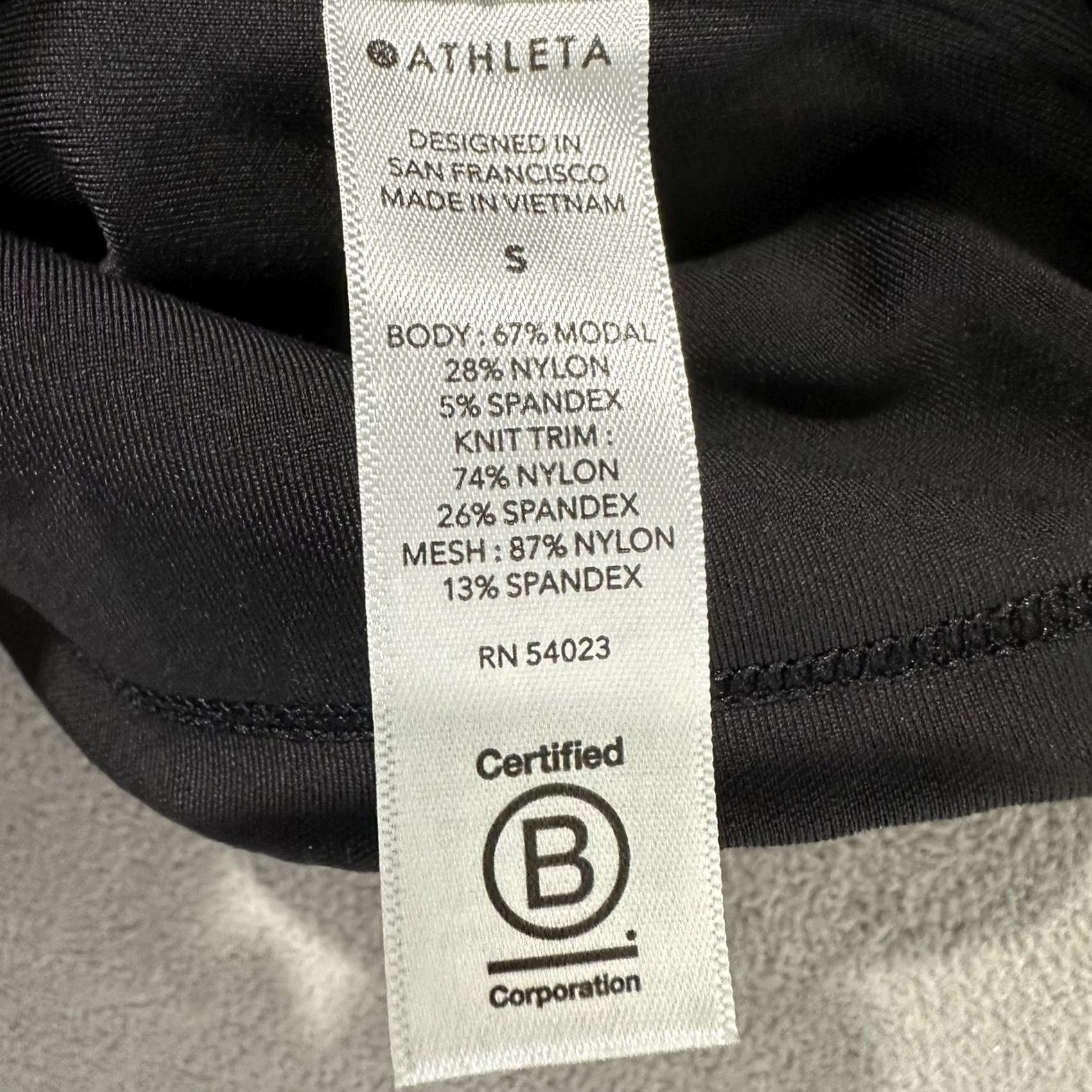 Athleta Athleta Sweatshirt Womens Small Black Mock Neck Pullover Stretch Casual Size S / US 4 / IT 40 - 5 Thumbnail