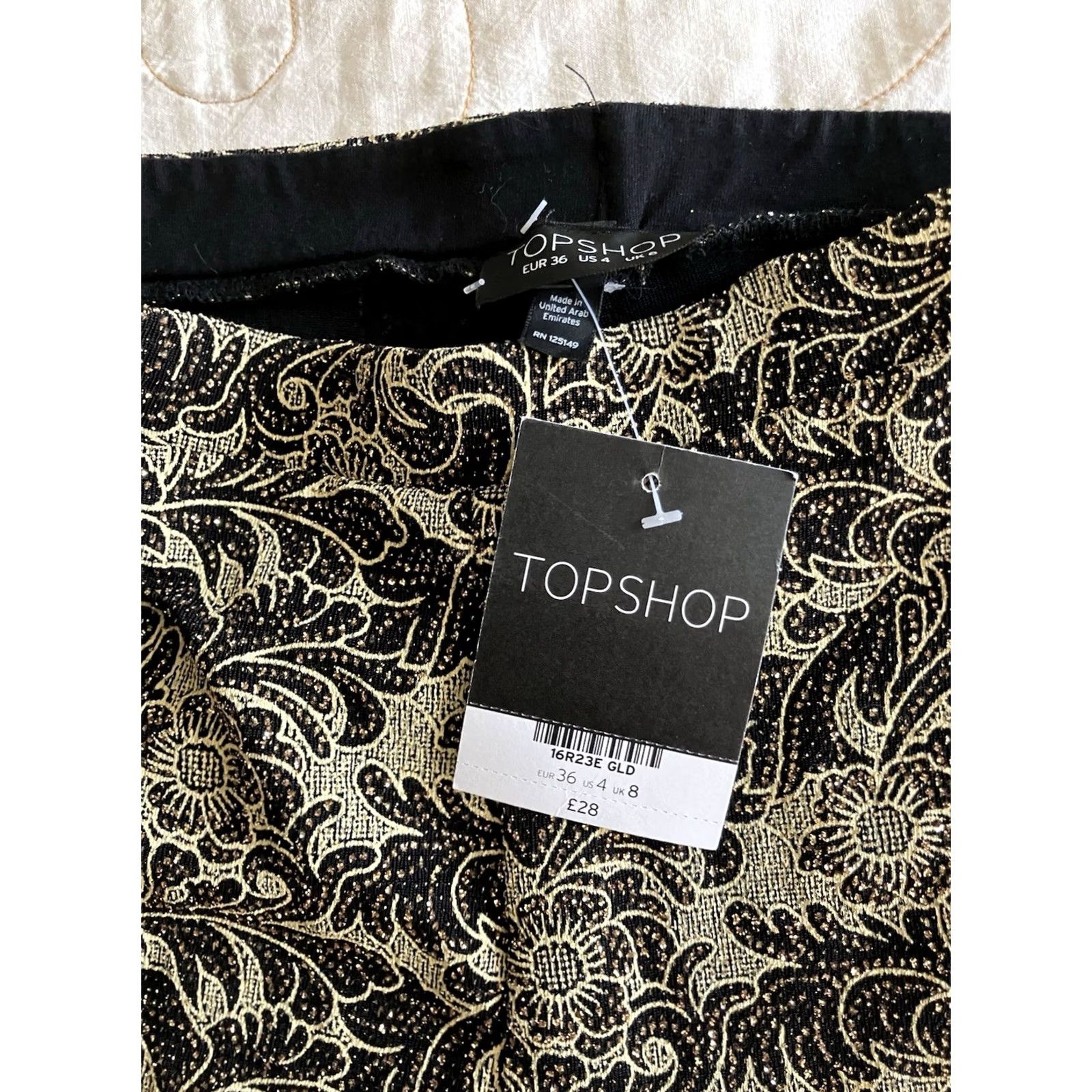 Topshop Topshop Black Gold 3D Floral Leggings Women Size 4 28L Ankle Casual Flower Stretch Polyester Blend Size 27" / US 4 / IT 40 - 2 Thumbnail
