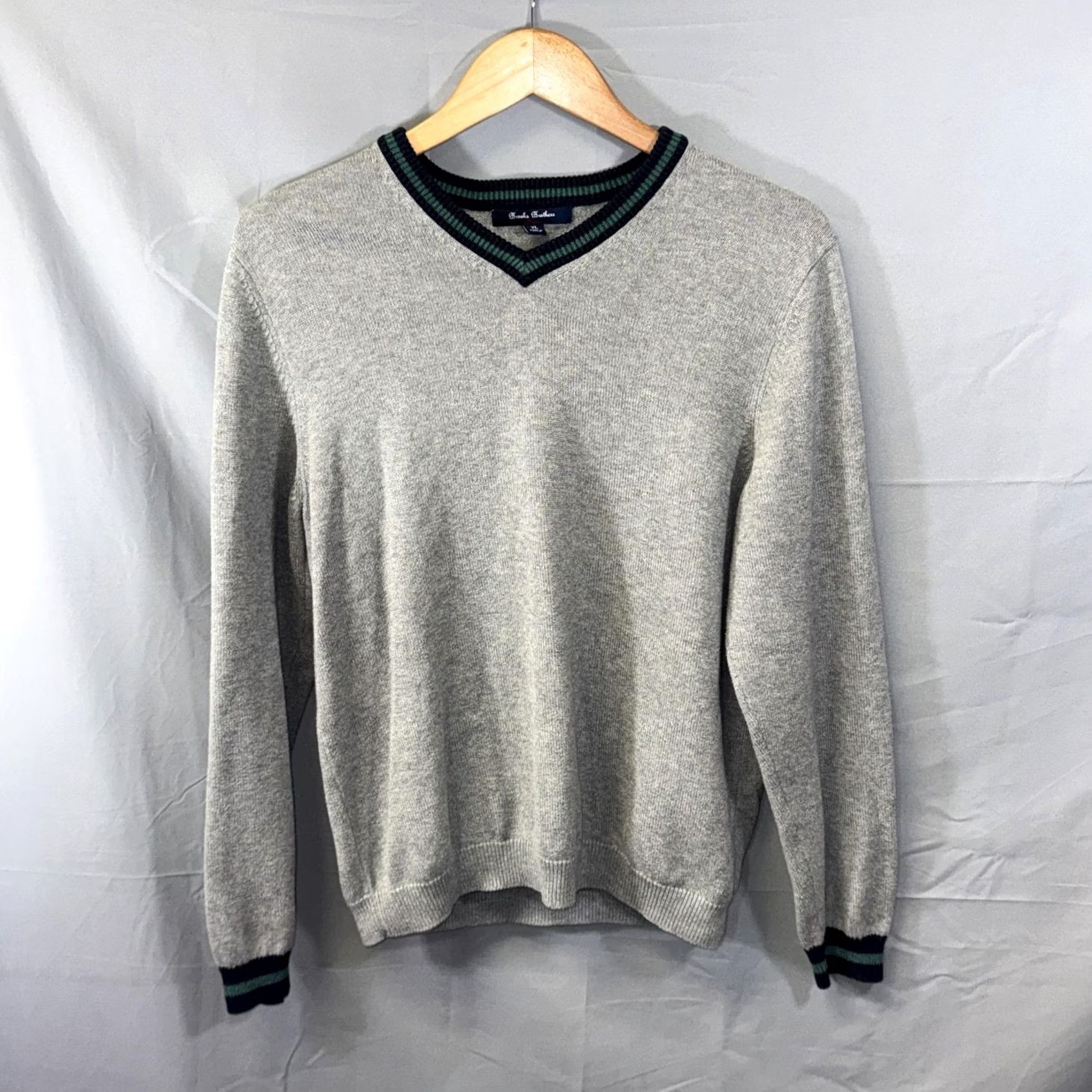 Brooks Brothers Brooks Brothers Fleece Pullover Sweater Mens XL Gray V-Neck Striped Trim Green Size US XL / EU 56 / 4 - 2 Thumbnail