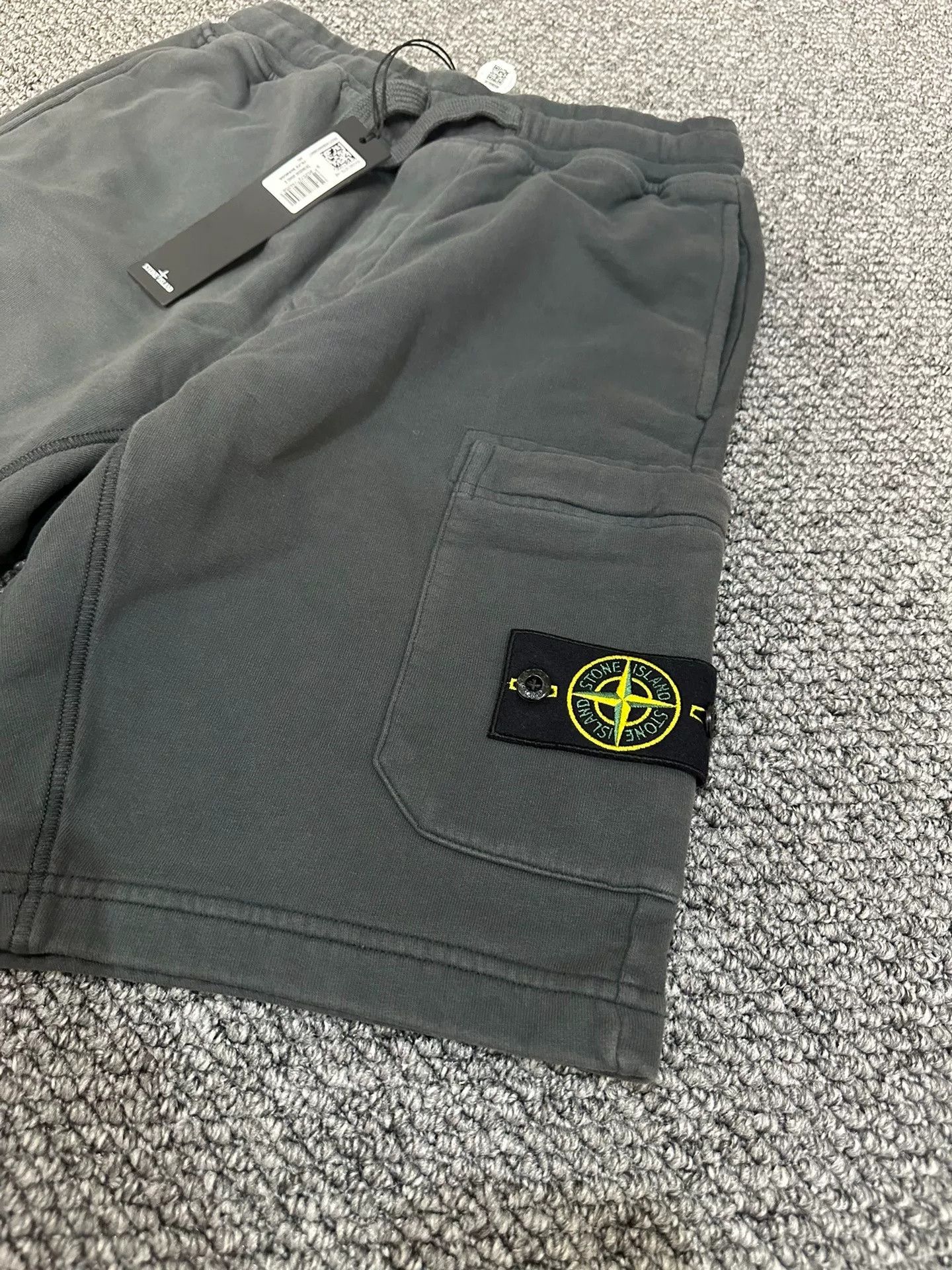 Stone Island Stone Island Cargo Shorts Size US 35 - 2 Thumbnail