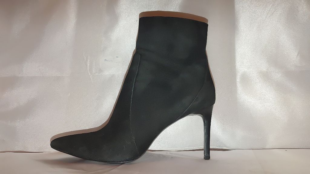 Banana Republic Banana Republic Torri Suede Booties Size 8 Size US 8 / IT 38 - 2 Thumbnail