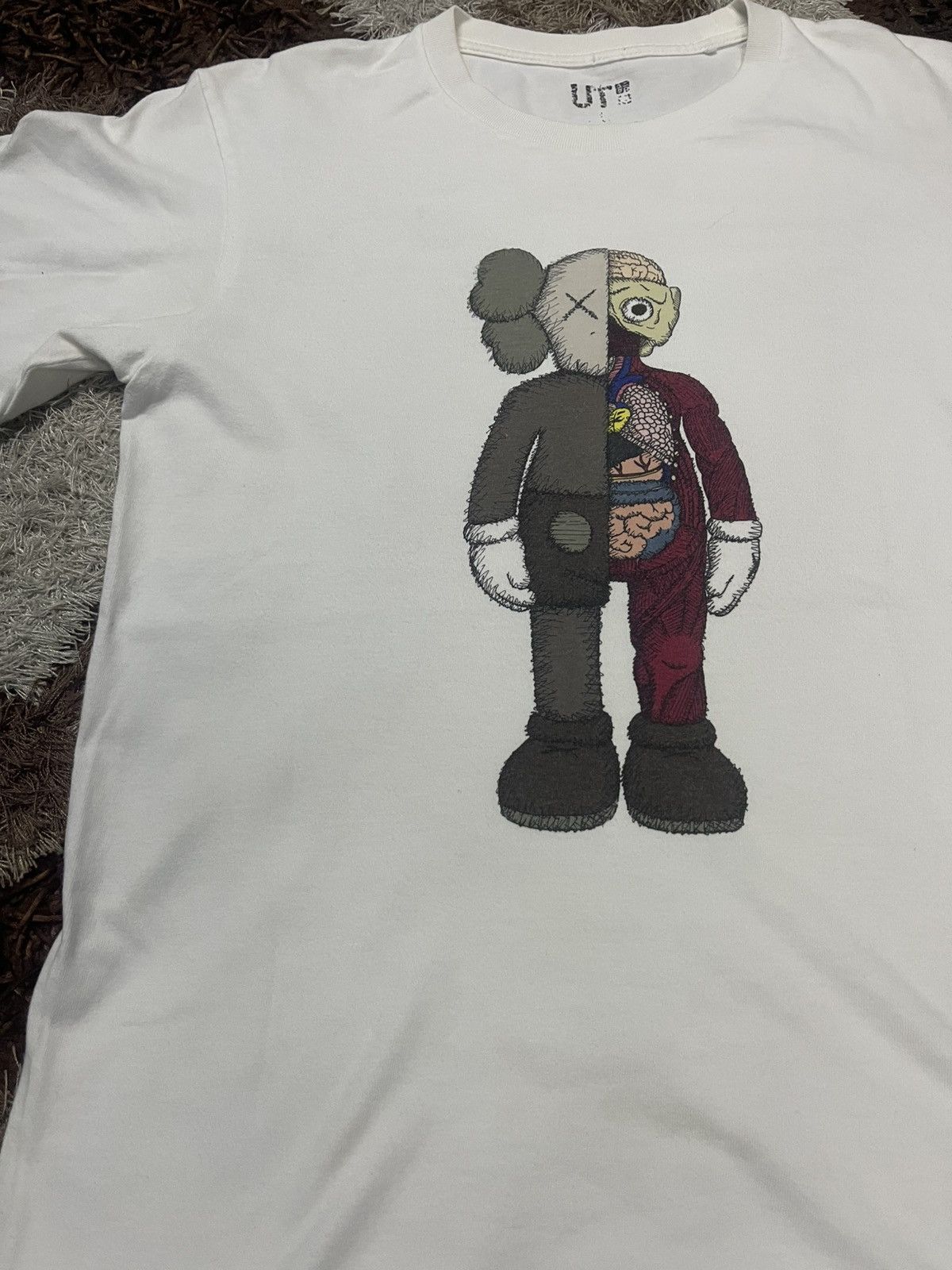Japanese Brand × Kaws × Uniqlo 🔥HOT🇯🇵🔥VINTAGE UNIQLO X KAWS FLAYED TEE VERY RARE Size US M / EU 48-50 / 2 - 2 Thumbnail