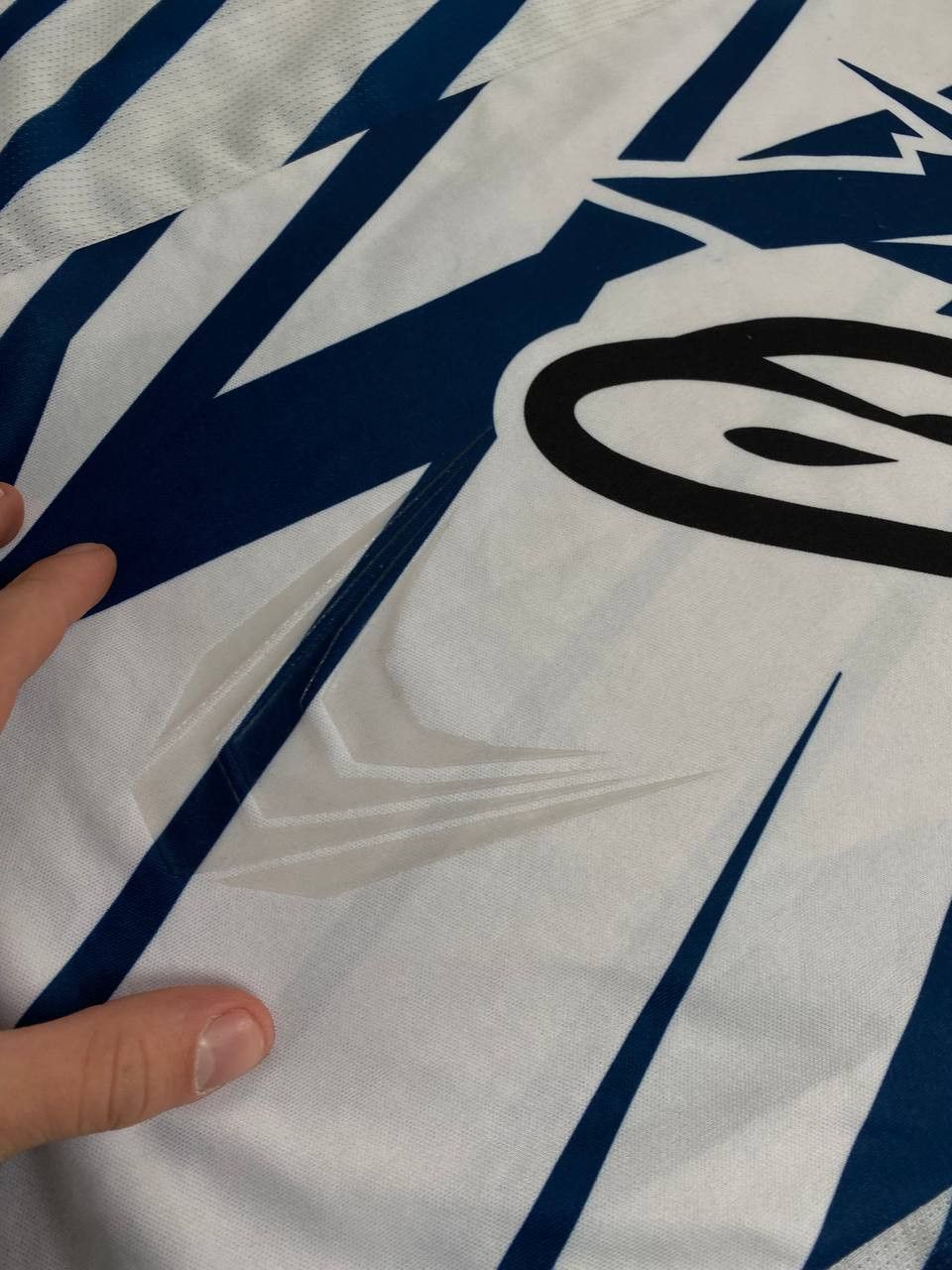 Alpinestars Vintage Alpinestars Big Center Logo Longsleeve Tee T-Shirt Size US XL / EU 56 / 4 - 4 Thumbnail