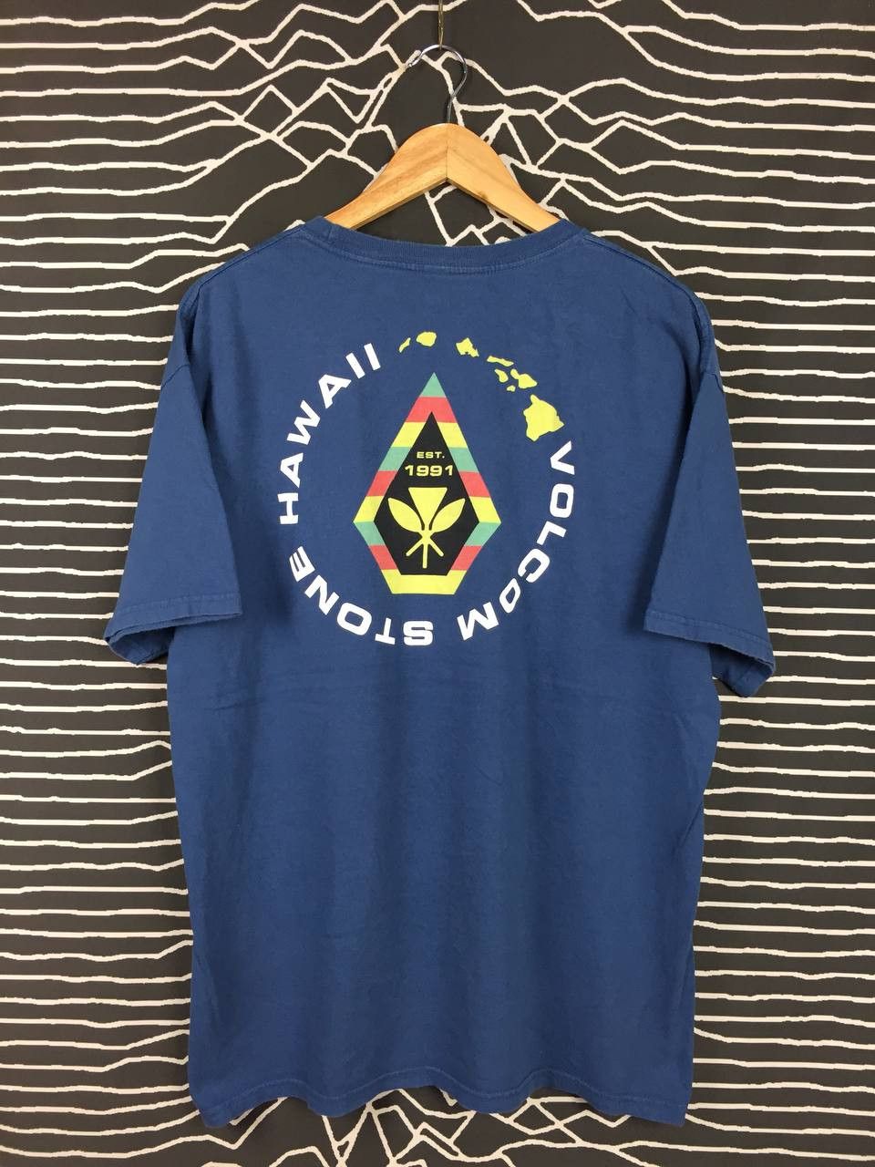 Vintage × Volcom Volcom Stone Hawaii Big Logo Skateboards Tee Size US L / EU 52-54 / 3 - 2 Thumbnail