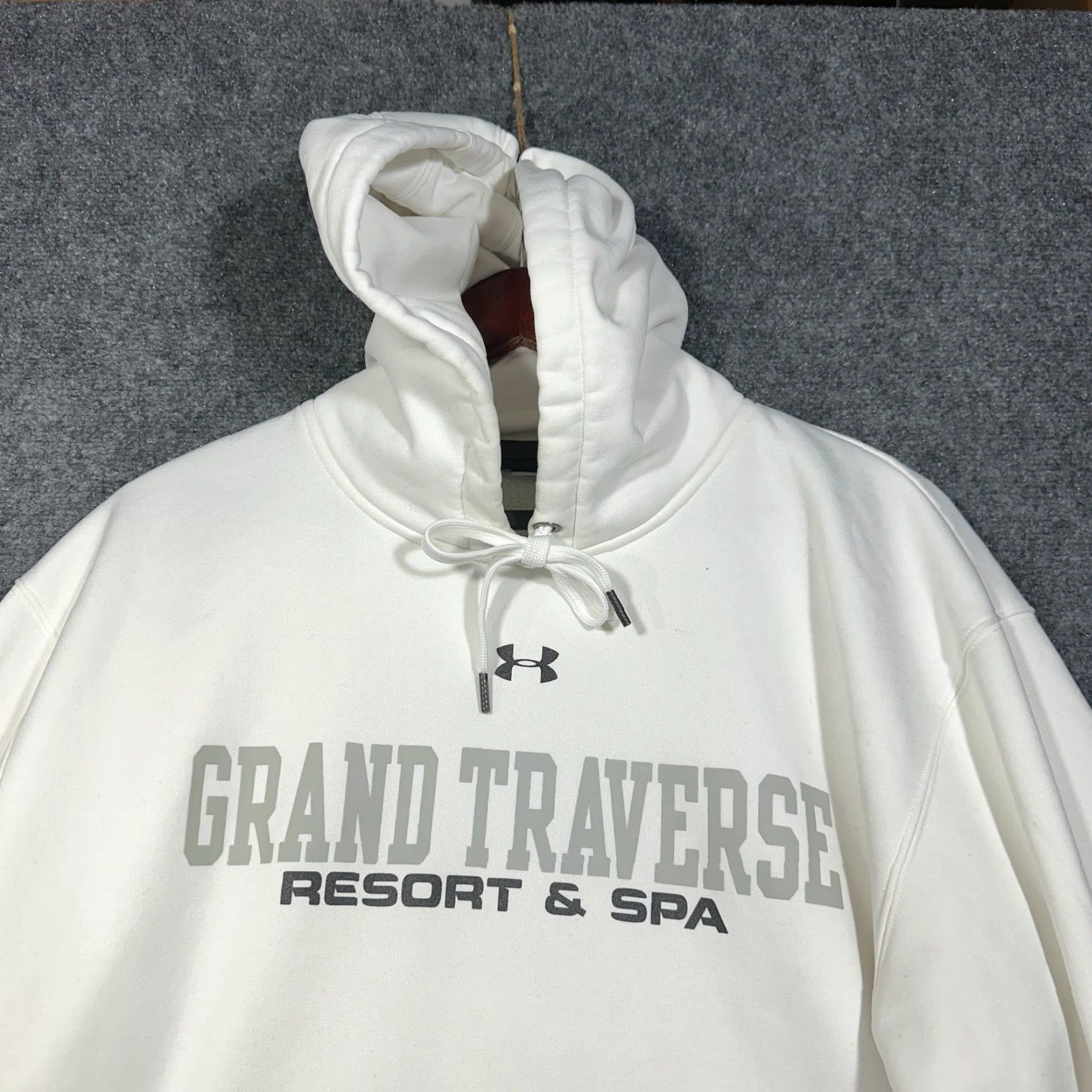 Under Armour Under Armour Hoodie Mens M White Logo Pullover Knit Loose Fit Size US M / EU 48-50 / 2 - 4 Thumbnail