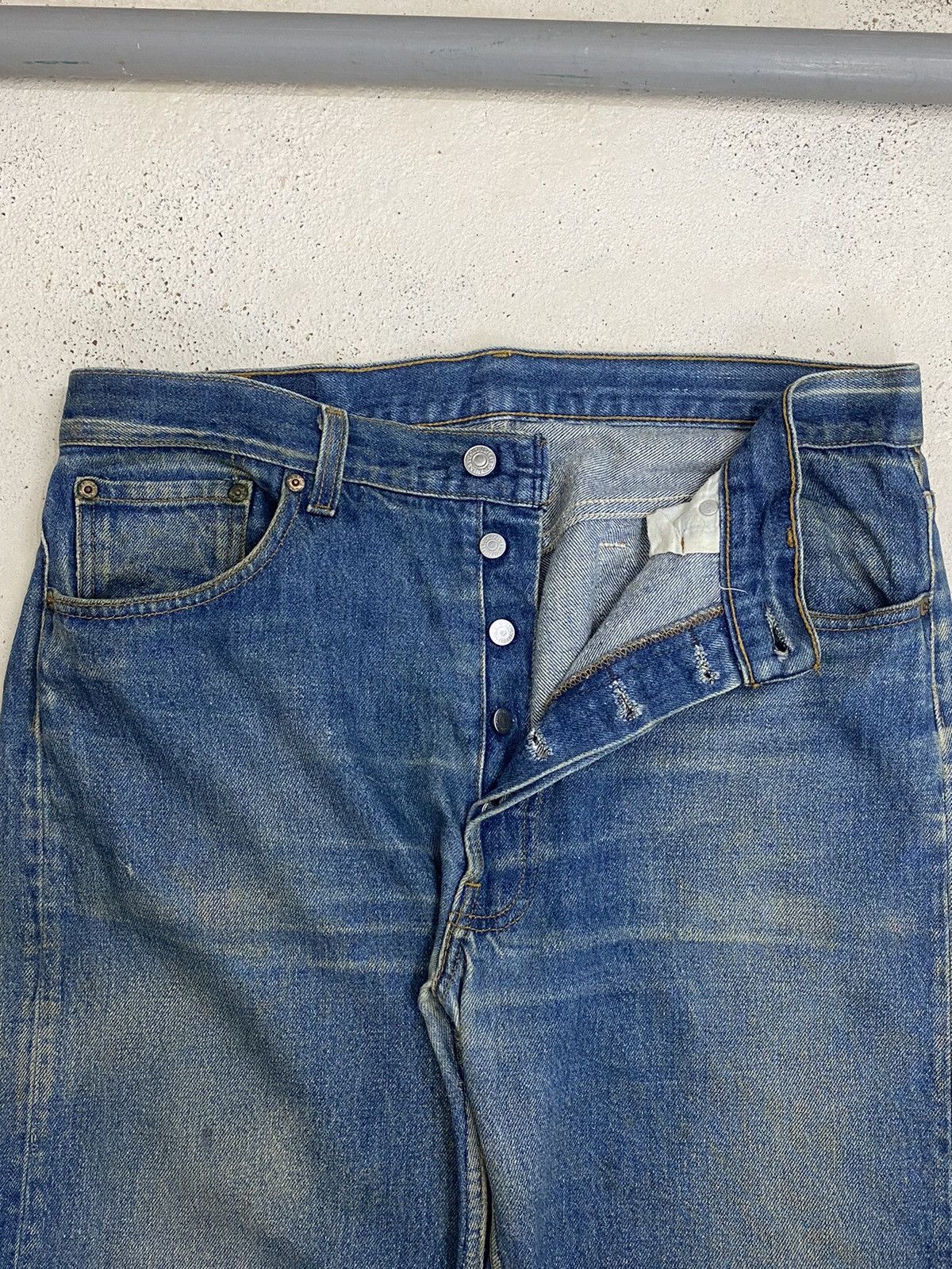 Levi's Vintage 90s Levis 501 XX Button Fly 552 Distressed Blue Jean Size US 34 / EU 50 - 13 Thumbnail