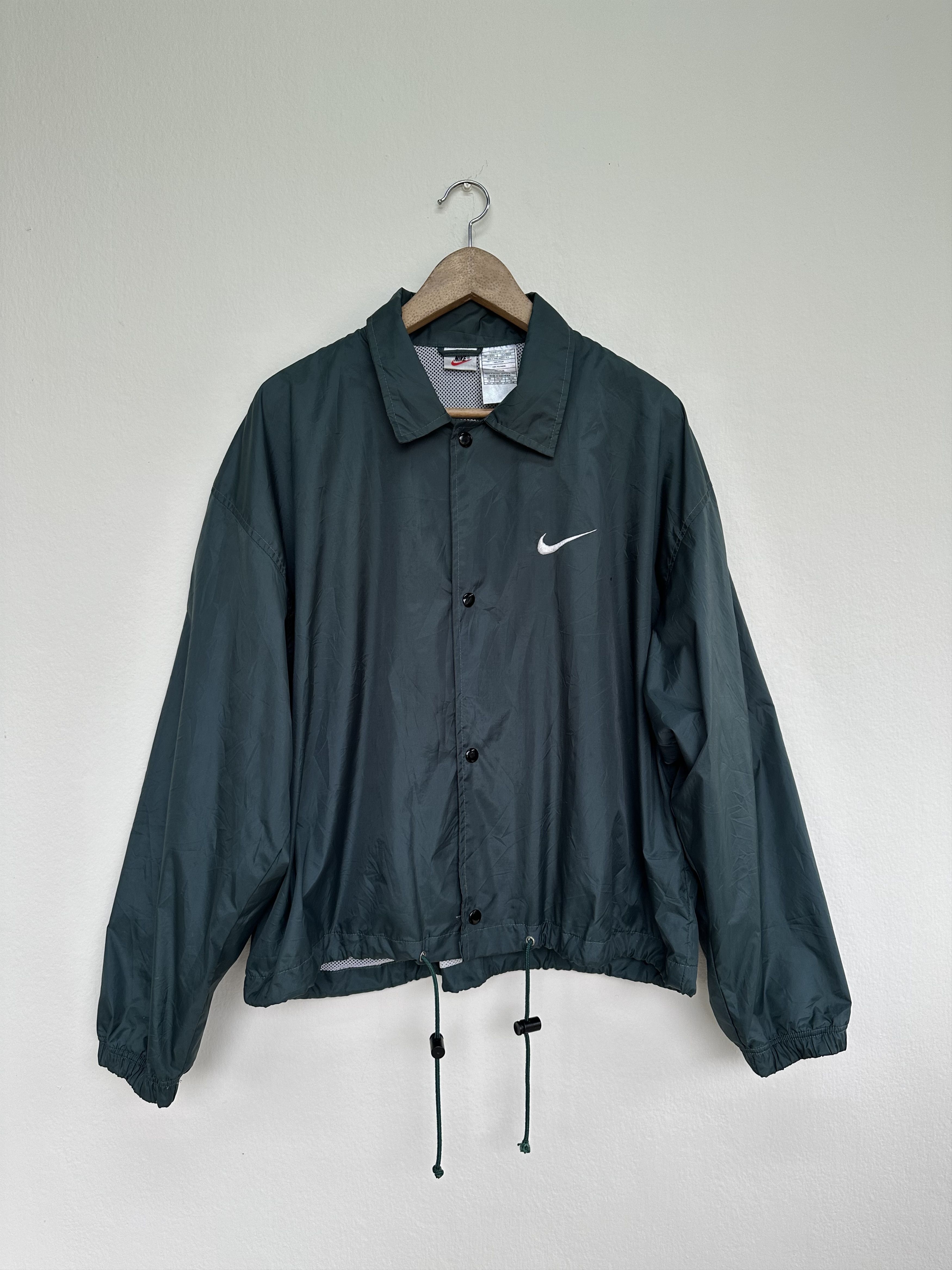 Nike Vintage 90s Nike Windbreaker SpellOut Light Jacket Size US L / EU 52-54 / 3 - 3 Thumbnail