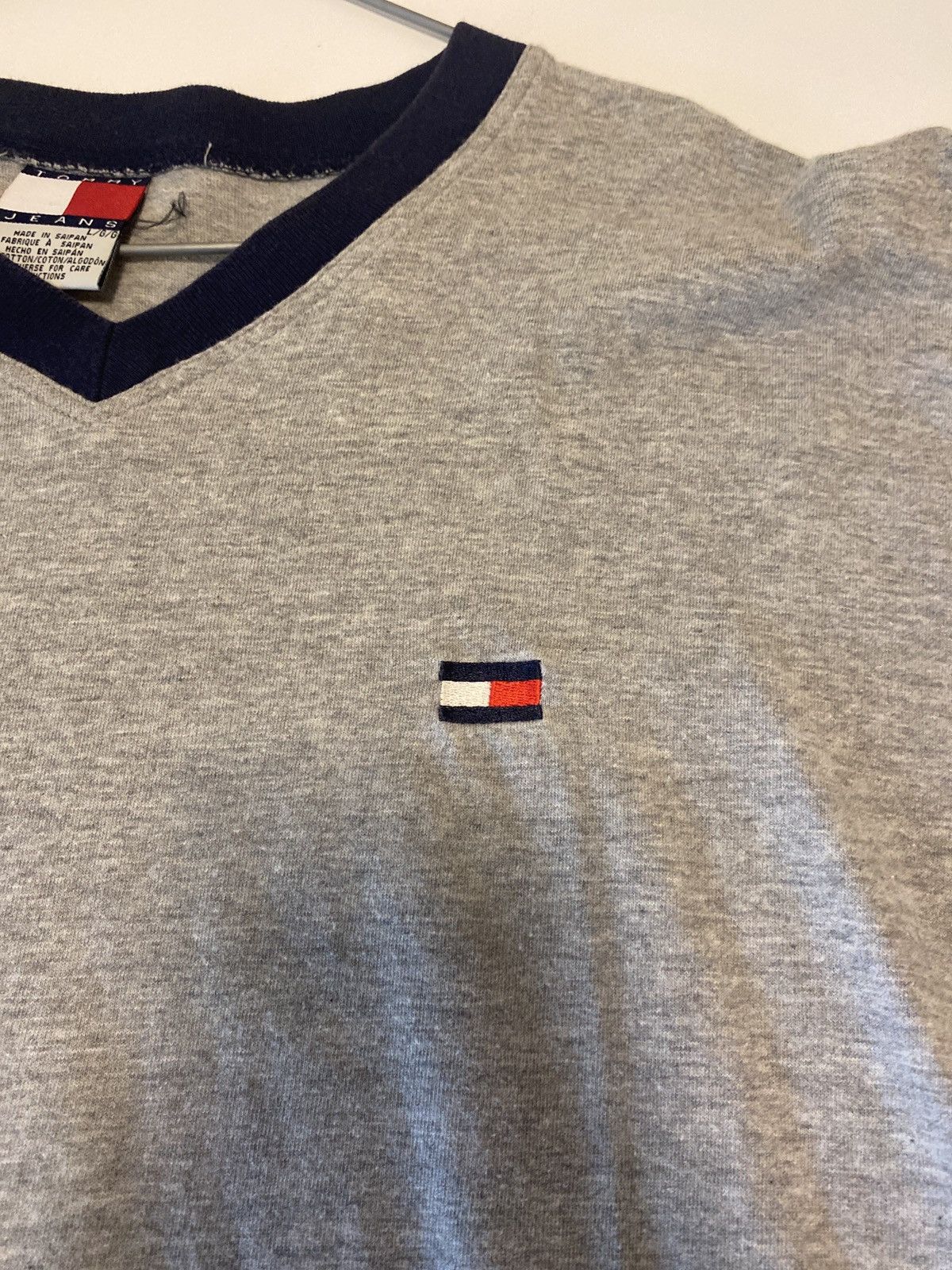 Tommy Hilfiger Tommy Hilfiger V-neck T-shirt VTG Size US L / EU 52-54 / 3 - 3 Thumbnail