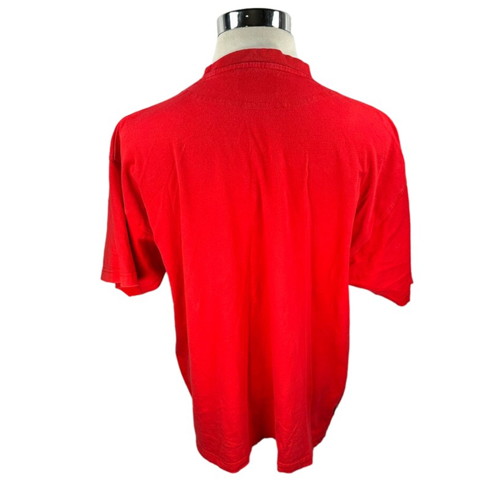The Unbranded Brand Vintage M Jeans USA Maurice Malone T-Shirt Men's XXXL Red Size US XXL / EU 58 / 5 - 2 Thumbnail