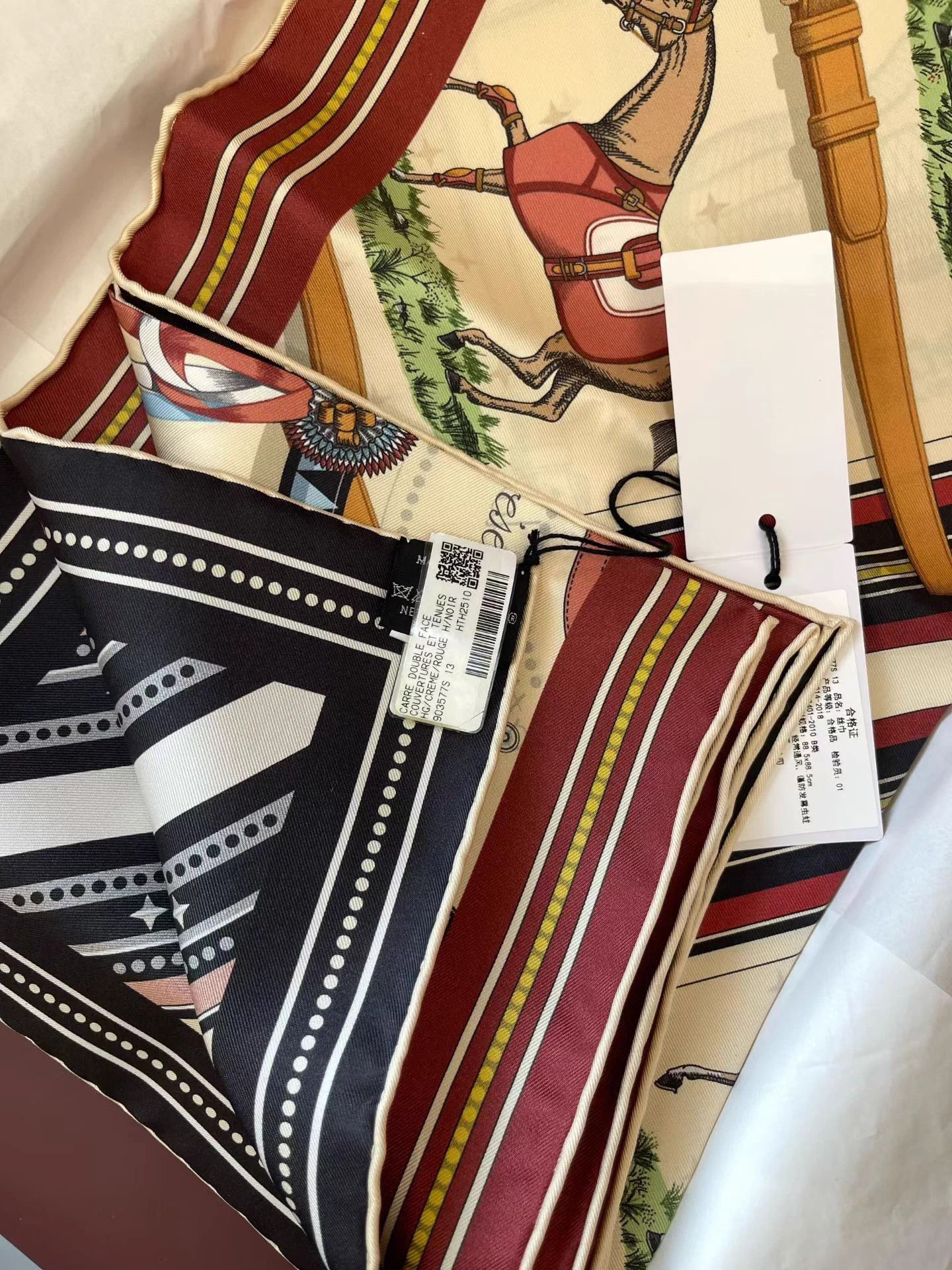 Hermes Hermès Cheval en Parade 90 2-sided Scarf Cream/Red/Black Size ONE SIZE - 4 Thumbnail