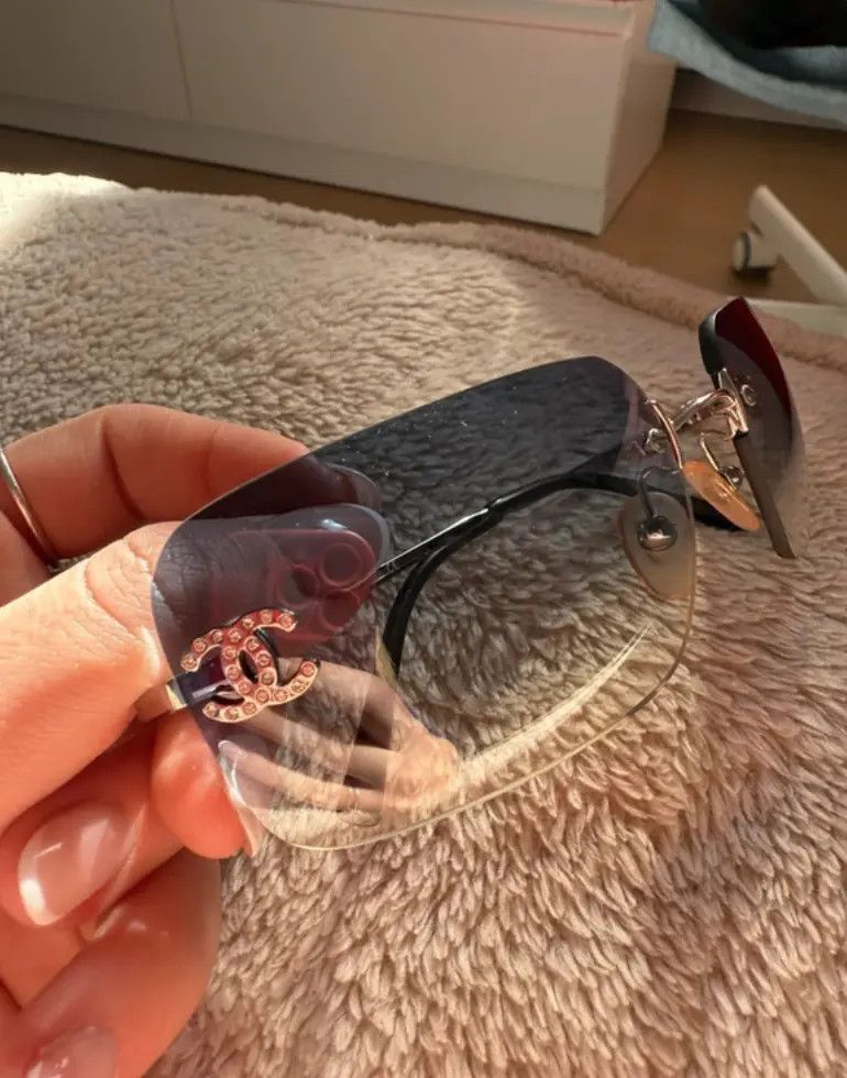 Chanel CHANEL Sunglasses 4017-D Rimless Rhinestone Vintage Size ONE SIZE - 1 Thumbnail