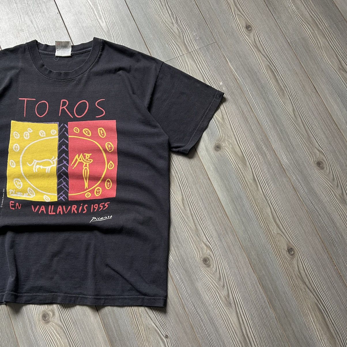 Band Tees × Vintage Vintage 90s Picasso TOROS EN VALLAURIS 1995 Art T Shirt Fade Size US XL / EU 56 / 4 - 3 Thumbnail