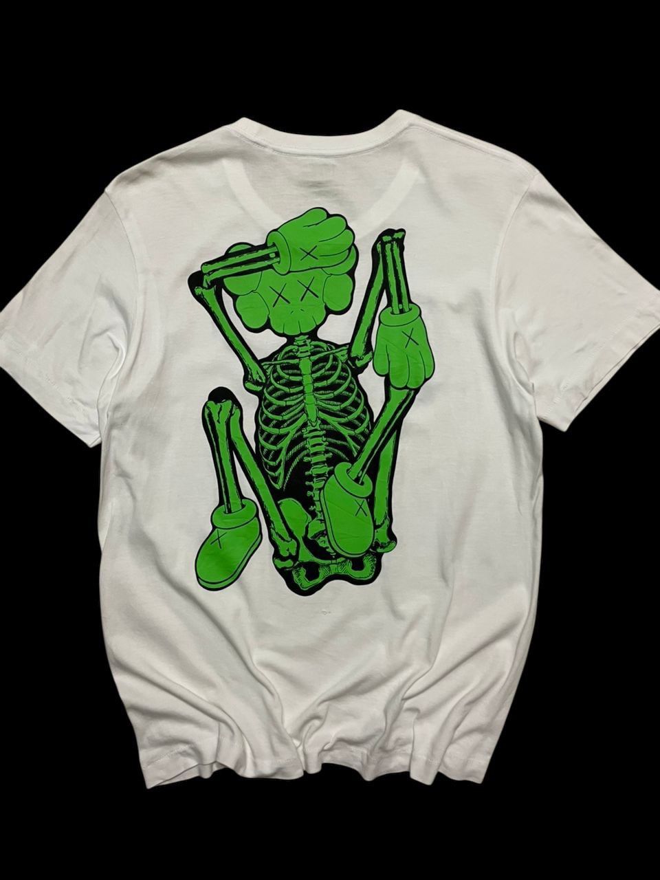 Kaws 💥Rare💥Uniqlo Kaws Rare Backhit Print Sick Bones Mega Print Size US M / EU 48-50 / 2 - 1 Thumbnail