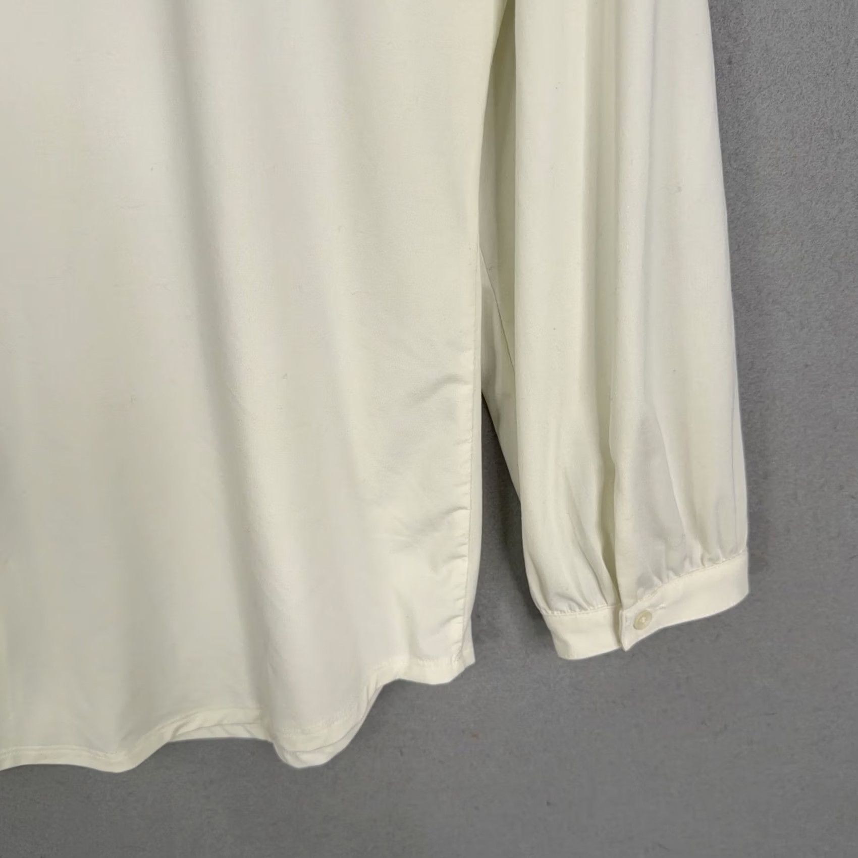 J.McLaughlin J. McLaughlin Blouse Womens M Cream Solid Pintuck Pleated Stretch Classic Size M / US 6-8 / IT 42-44 - 6 Thumbnail