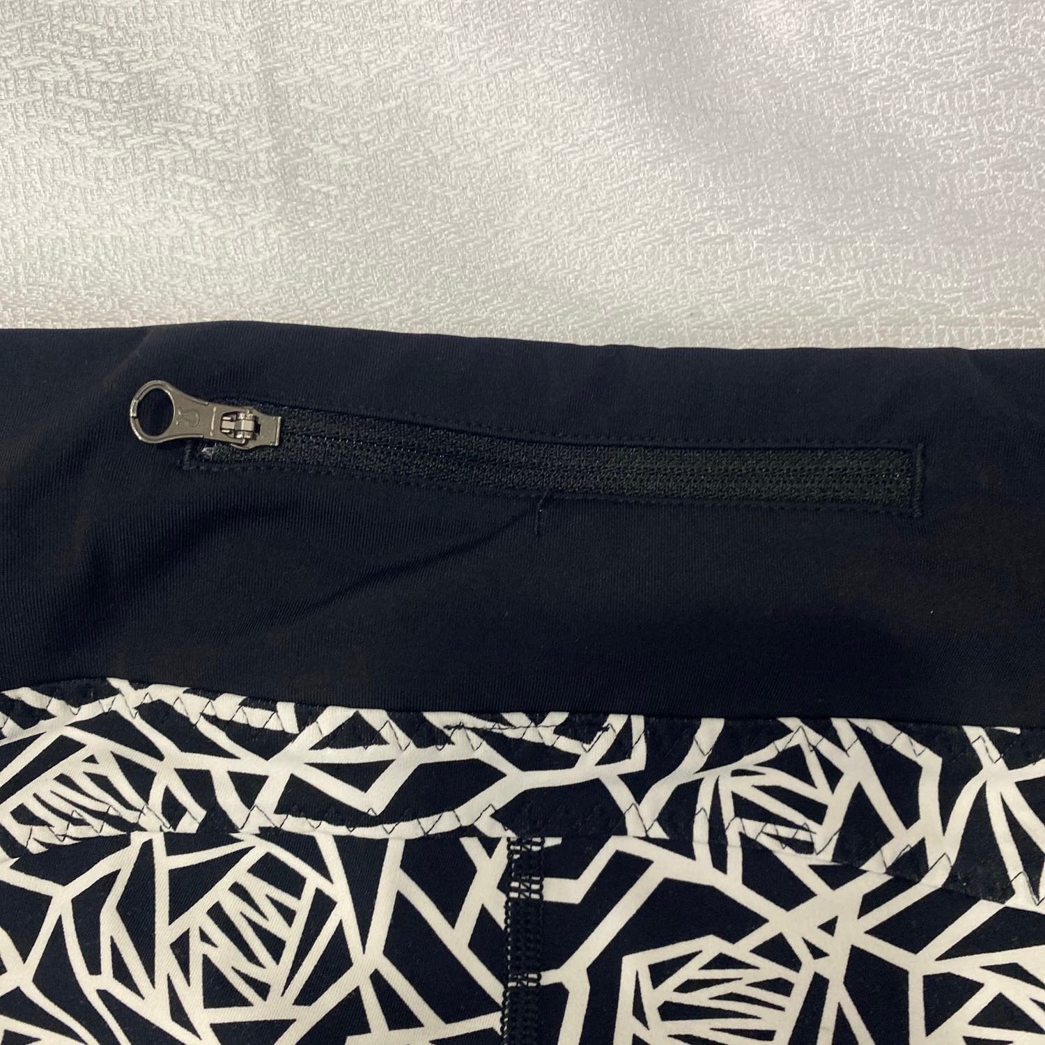 Lululemon Lululemon black white Real Quick Cropped Leggings women sz 6 Size 28" / US 6 / IT 42 - 5 Thumbnail