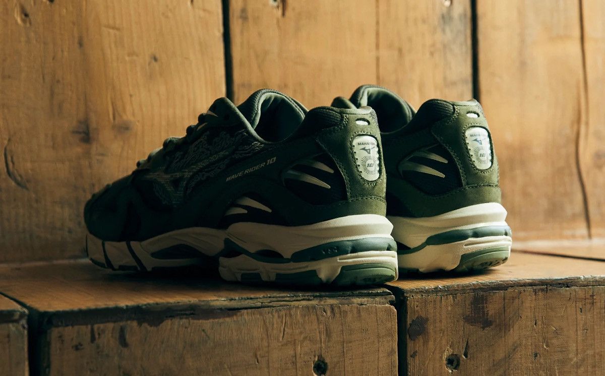 Maharishi × Mizuno Maharishi mizuno waverider 10 Size US 11.5 / EU 44-45 - 2 Thumbnail