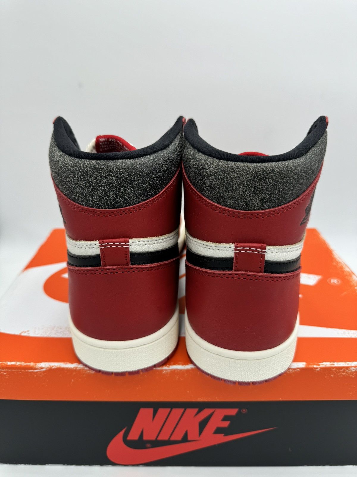 Jordan Brand Air Jordan 1 Lost & Found Size US 10 / EU 43 - 4 Thumbnail