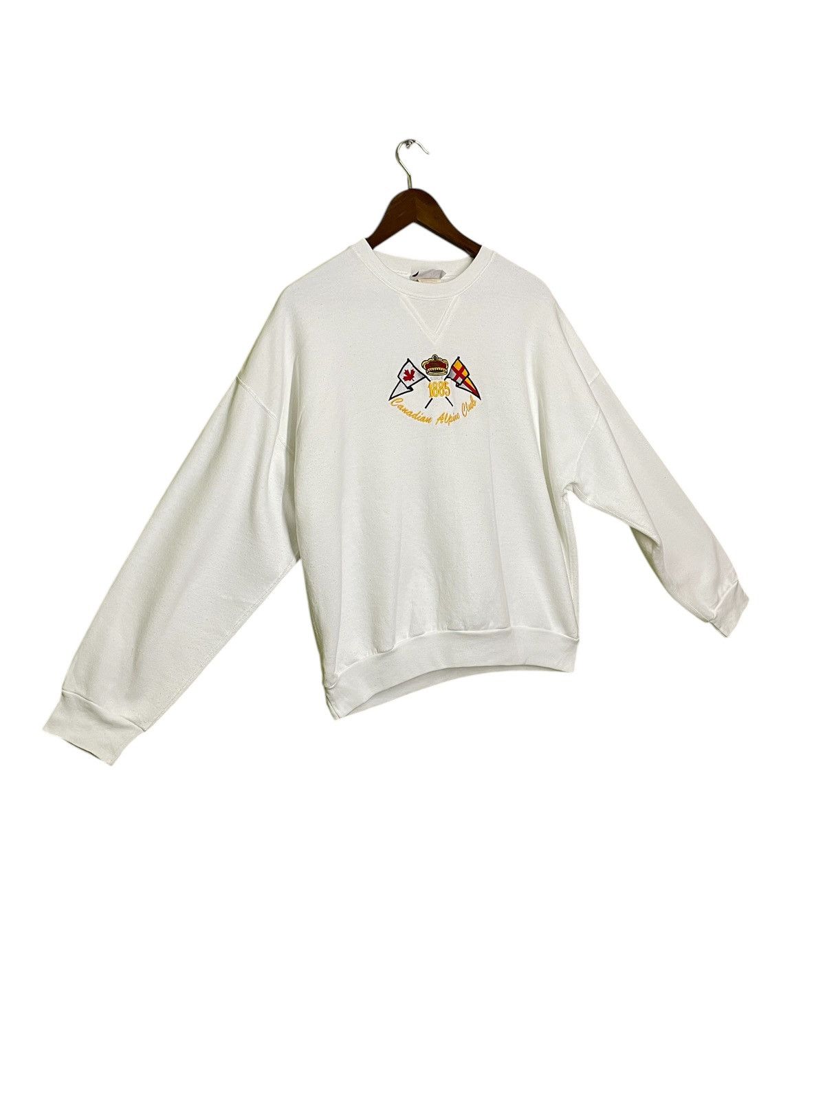 Other CARNADIAN ALPINE CLUB crewneck embroidered logo sweatshirt Size US L / EU 52-54 / 3 - 3 Thumbnail