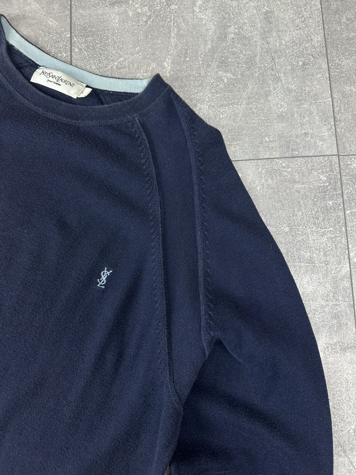 Yves Saint Laurent Yves Saint Lauren Small Logo Crew Neck Pullover Sweater Size US L / EU 52-54 / 3 - 8 Thumbnail