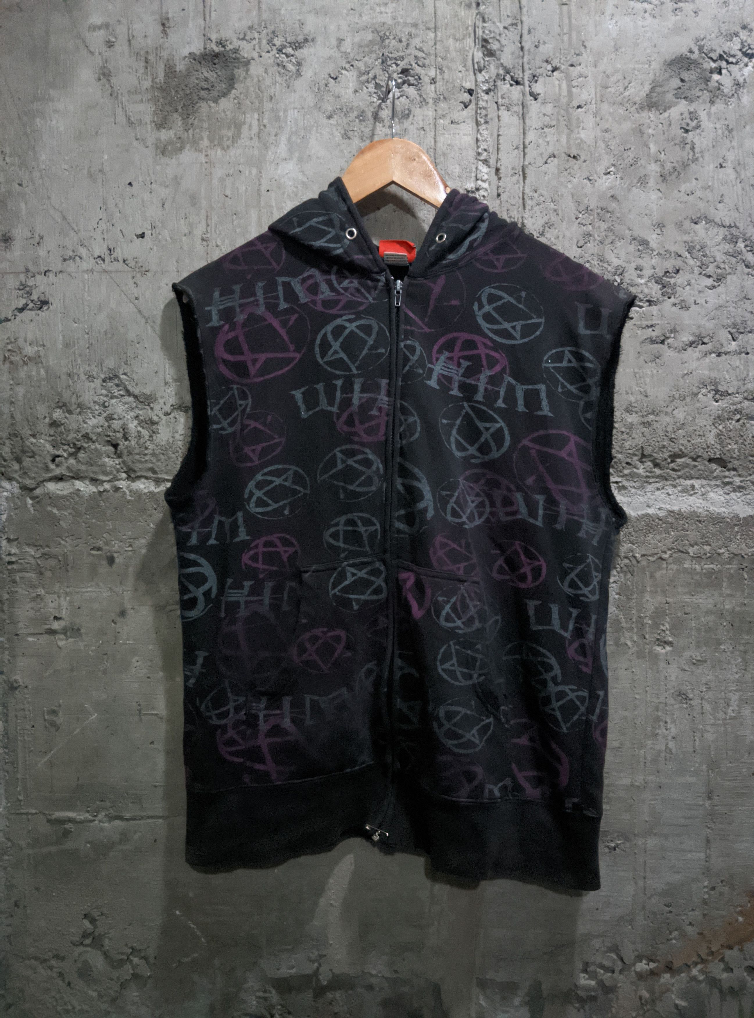 Band Tees Vintage 2000s him goth aop bam margera thrashed distressed Size US M / EU 48-50 / 2 - 1 Thumbnail