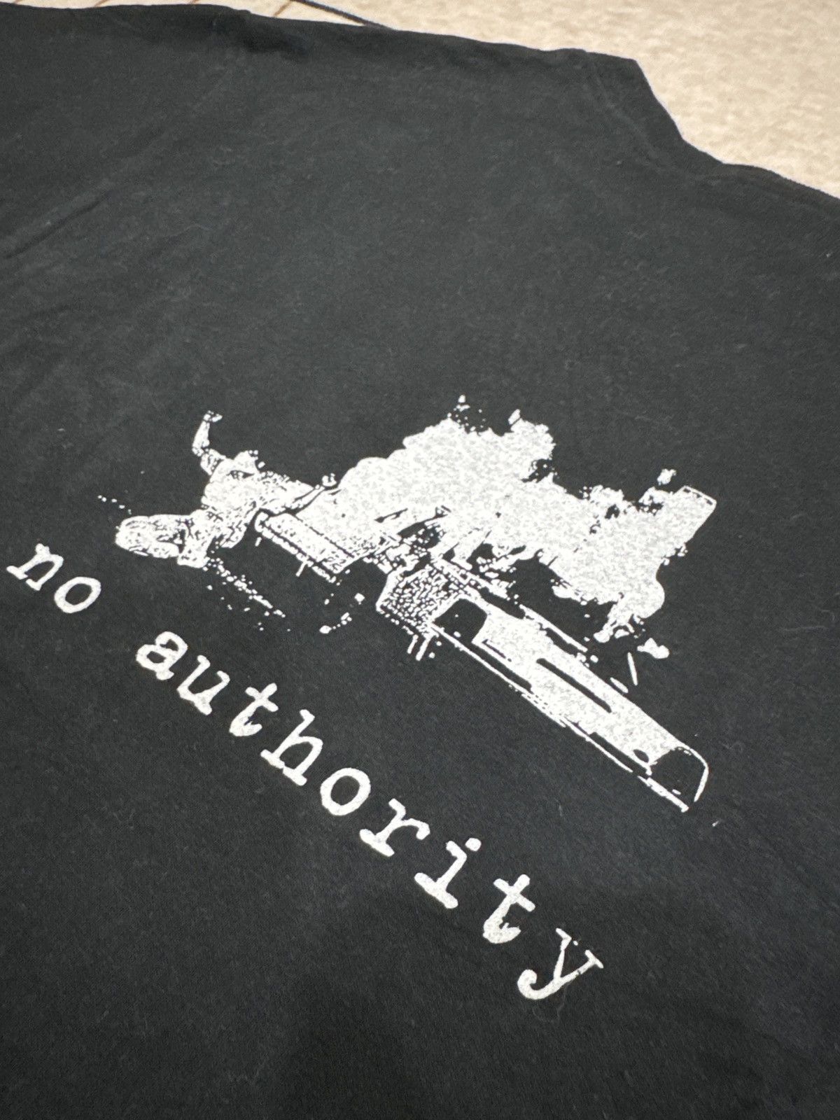 Vintage FACE TO FACE - NO AUTHORITY 1992 TOUR SHIRT Size US M / EU 48-50 / 2 - 12 Thumbnail