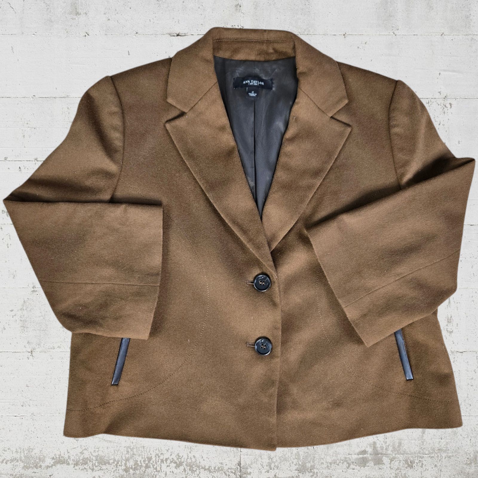 Ann Taylor Brown Wool Blend 3/4 Sleeve Crop Blazer Jacket Size 2 Size XS / US 0-2 / IT 36-38 - 2 Thumbnail
