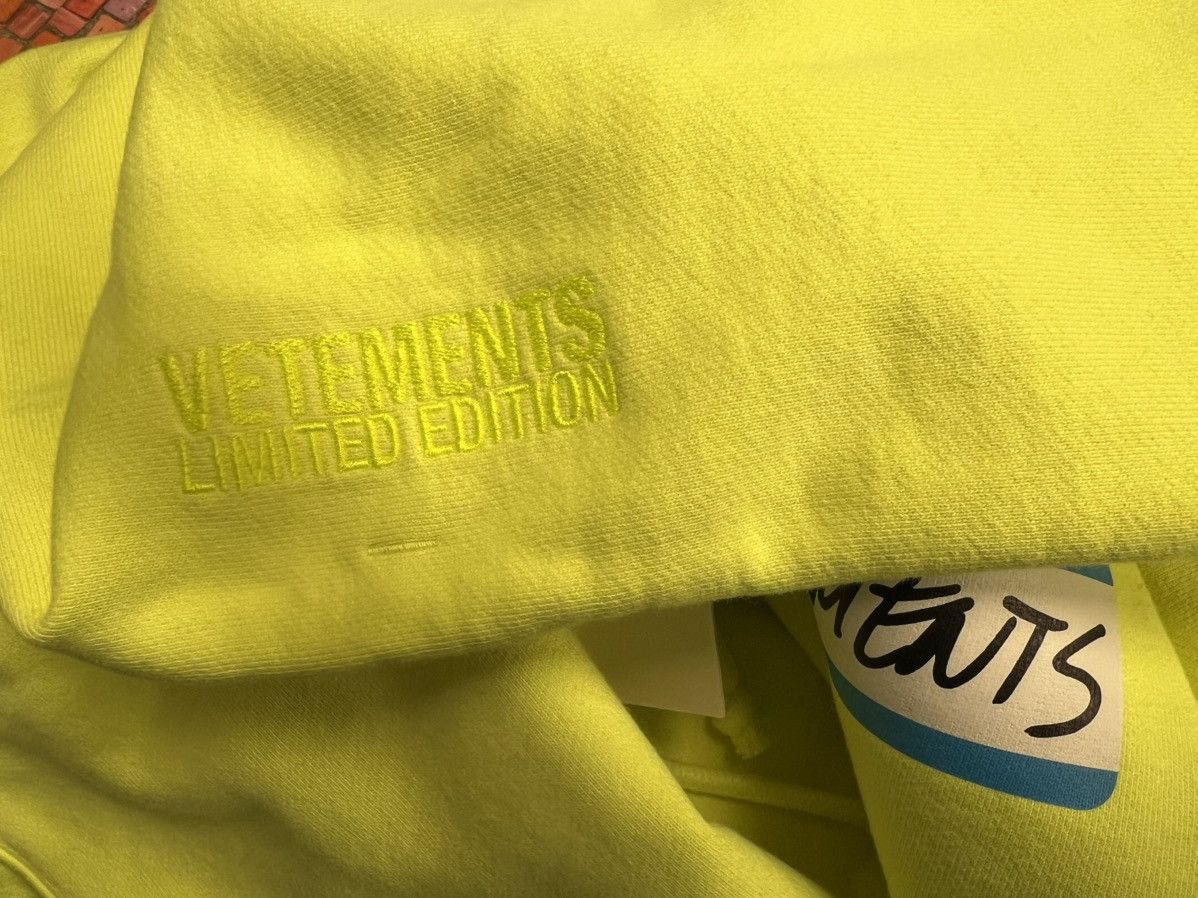 Vetements VETEMENTS name tag Yellow 'My Name Is Vetements' Hoodie Size US S / EU 44-46 / 1 - 8 Thumbnail