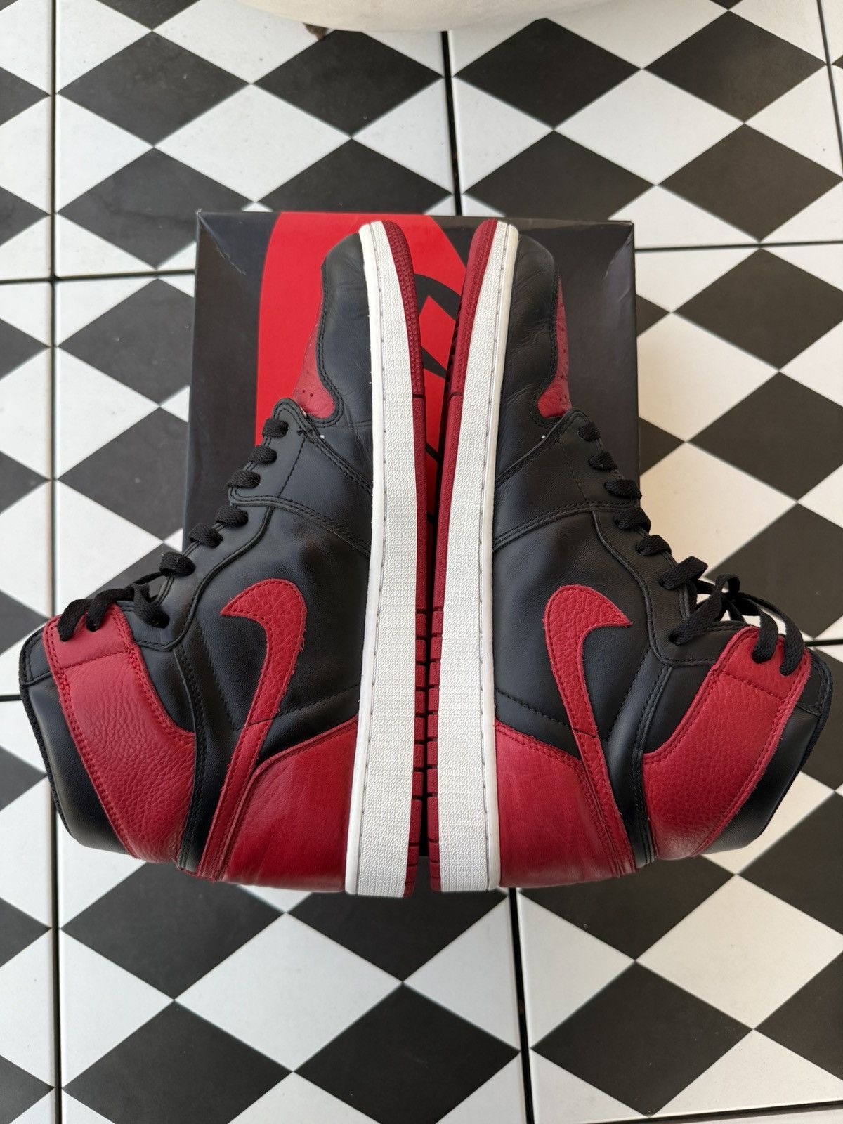 Jordan Brand Air Jordan 1 Retro High OG 'Banned' 2016 Size US 12.5 / EU 45-46 - 7 Thumbnail