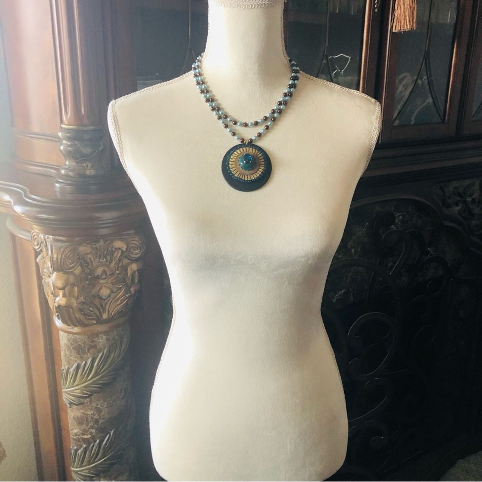 Handmade Handcrafted repurpose amulet Pearl necklace Size ONE SIZE - 6 Thumbnail