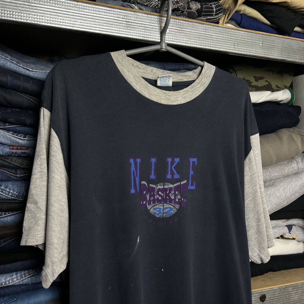 Nike Vintage Nike Basket 90’s Streetwear Tee Size XL Size US XL / EU 56 / 4 - 2 Thumbnail