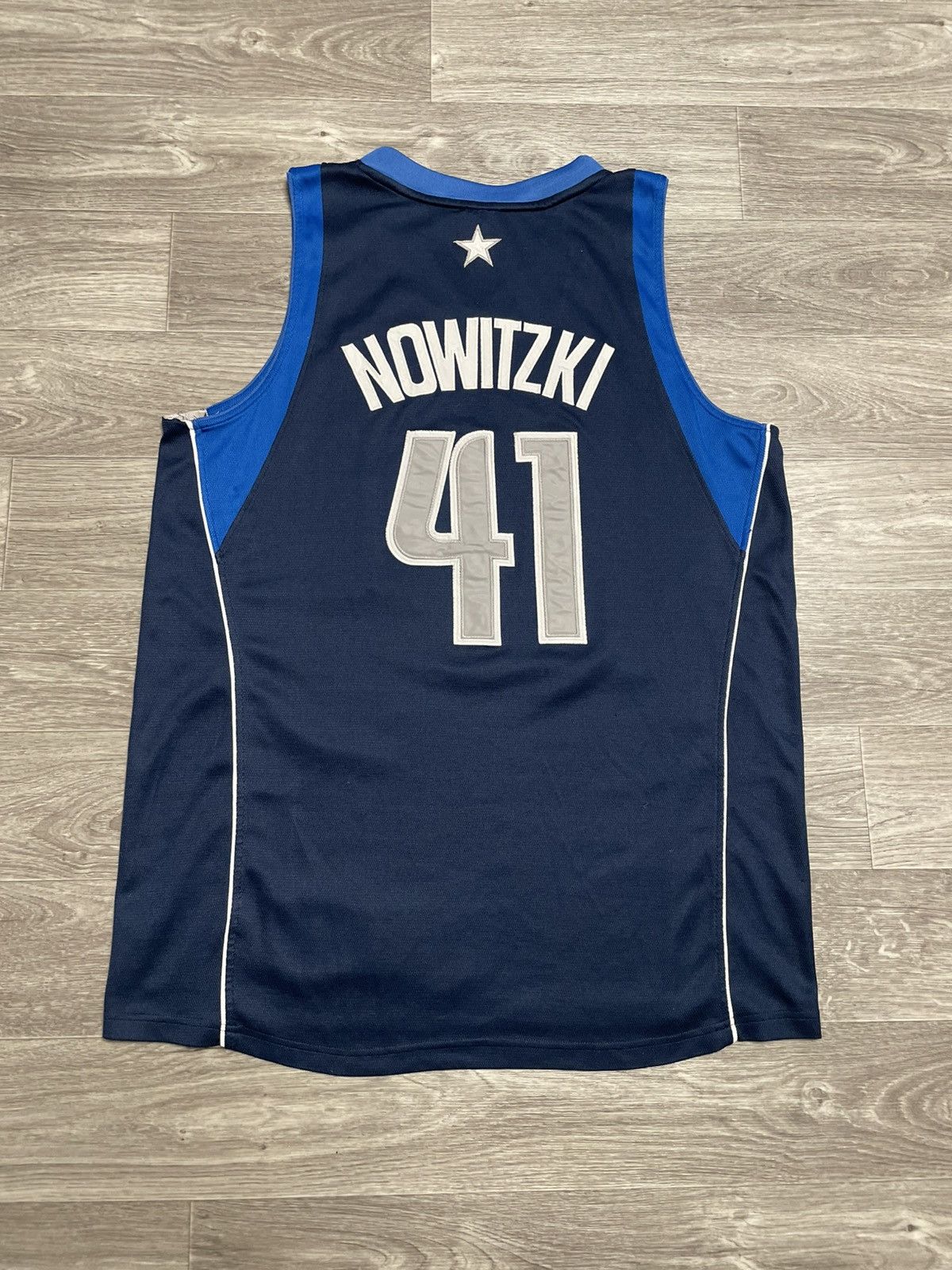 NBA DALLAS MAVERICKS BASKETBALL DIRK NOWITZKI 2001 NBA JERSEY Size US XXL / EU 58 / 5 - 11 Thumbnail