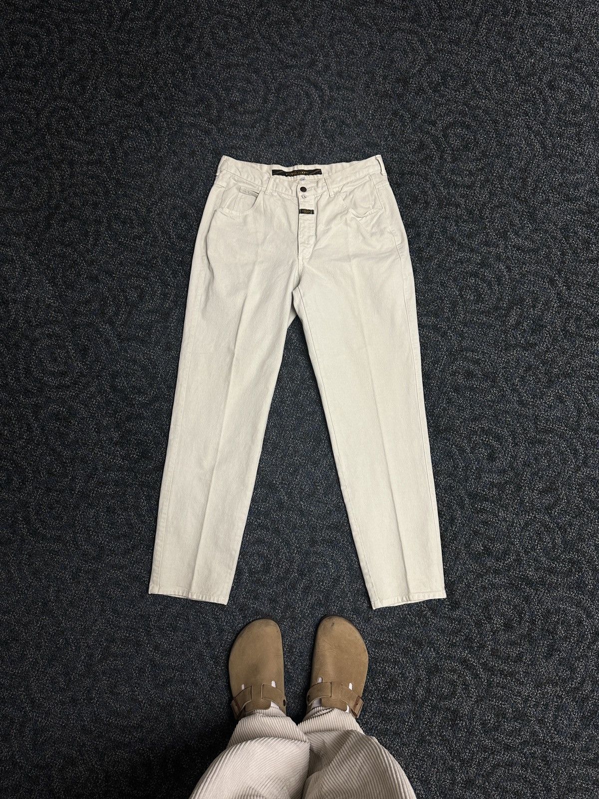 Pantalon Velours Girbaud Milleraie – Kaki, Coupe Destructurée, Taille 38, Occasion Excellent état