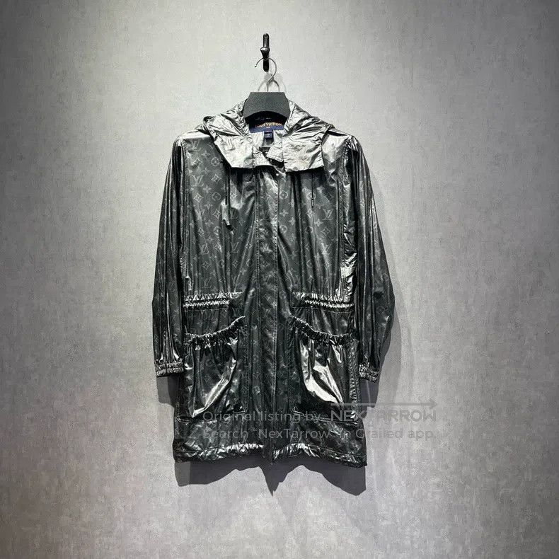 Louis Vuitton Louis Vuitton Full silver logo jacket Size XXS / US 00 / IT 34 - 1 Thumbnail