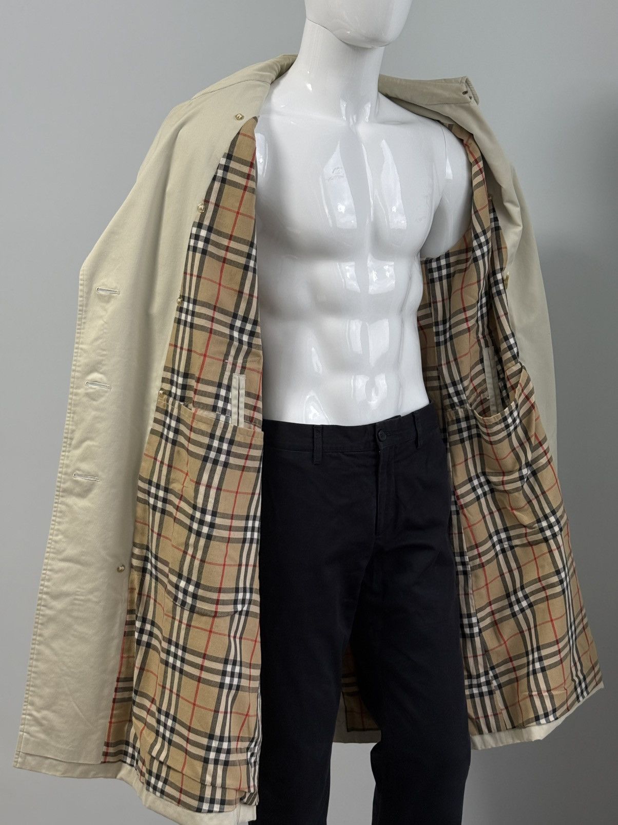 Burberry Vintage 90’s Burberry’s nova check men’s trench coat Size US L / EU 52-54 / 3 - 15 Thumbnail