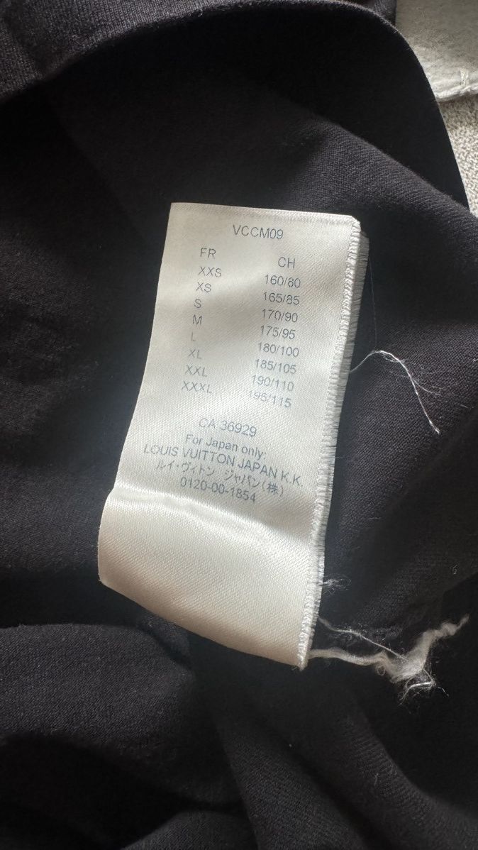 Louis Vuitton Louis Vuitton Stitch print tee Size US M / EU 48-50 / 2 - 7 Thumbnail