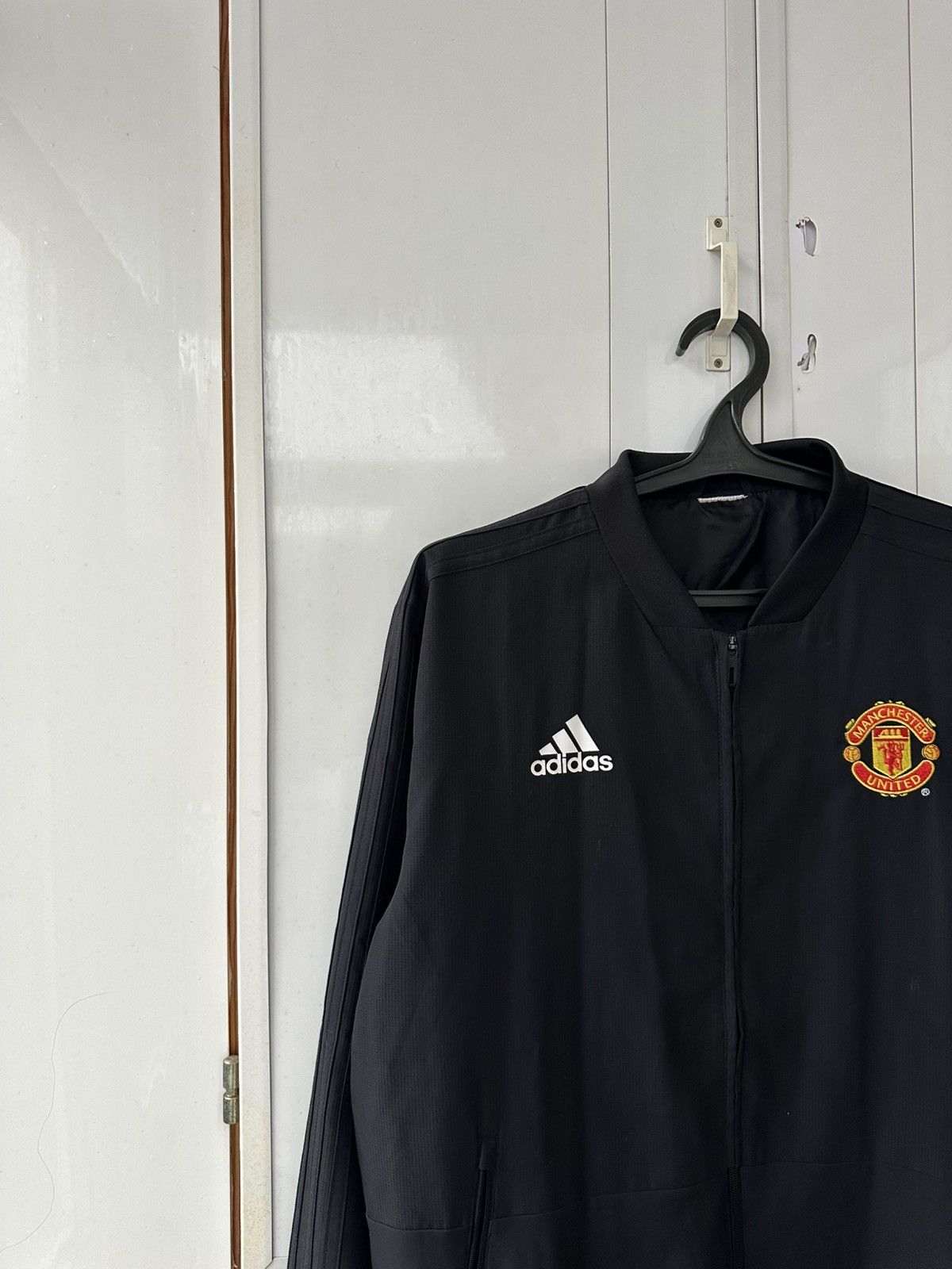 Adidas Vintage Adidas Manchester United 2018 Jacket Zip Size US L / EU 52-54 / 3 - 3 Thumbnail