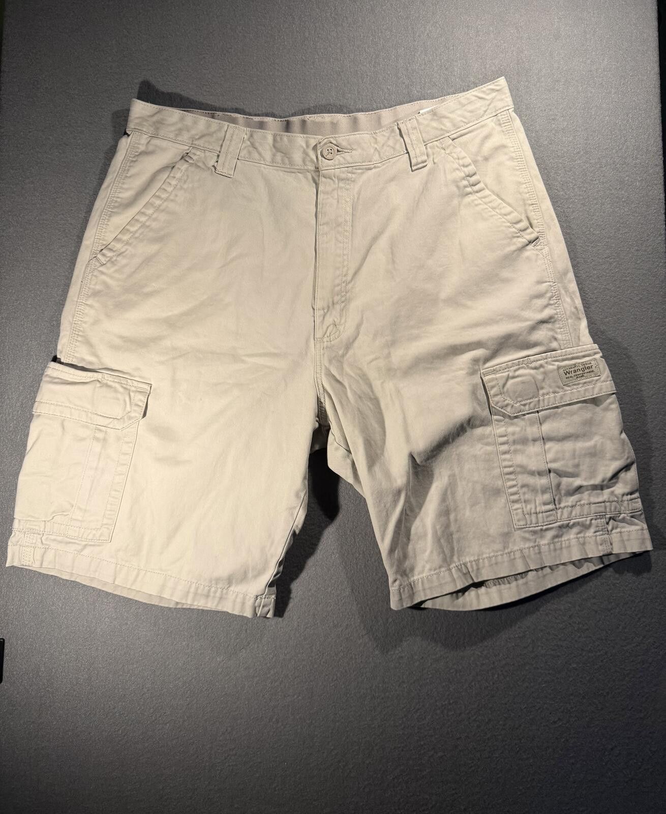 Wrangler Wrangler Authentic Issue Beige Cargo Shorts Size US 32 / EU 48 - 1 Thumbnail