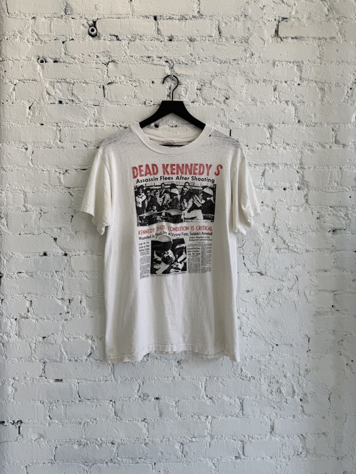 Vintage 1990s DEAD KENNEDYS ‘KENNEDY SHOT’ TEE Size US XL / EU 56 / 4 - 1 Thumbnail
