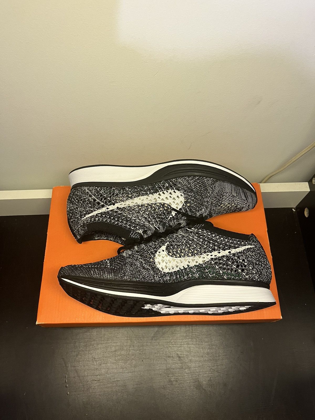 Nike Nike Flyknit Racer Oreo 2.0 Men’s 5 Women’s 6.5 526628-012 Size US 5 / EU 37 - 4 Thumbnail