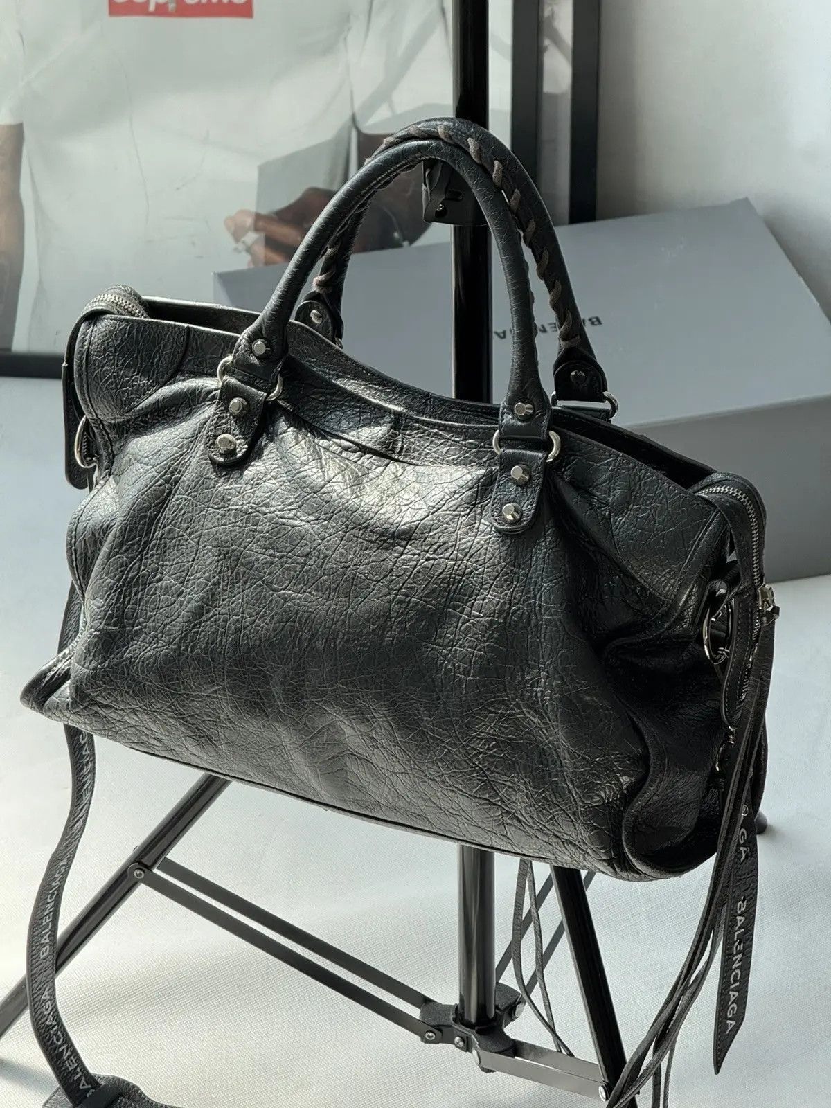 Balenciaga Vintage Balenciaga 00s City Bag Distressed Leather Handbag Size ONE SIZE - 6 Thumbnail